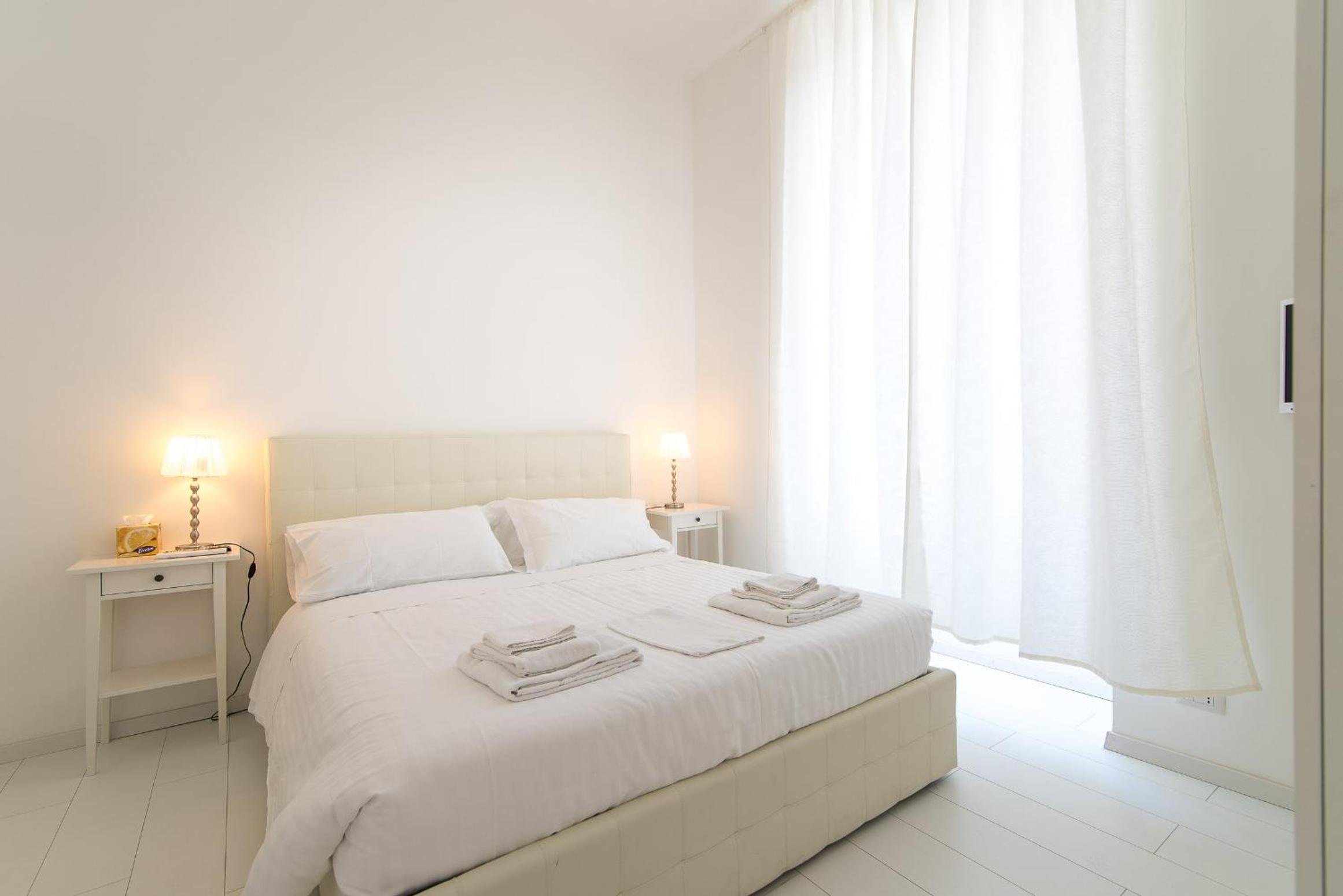 White Ostilia Apartments