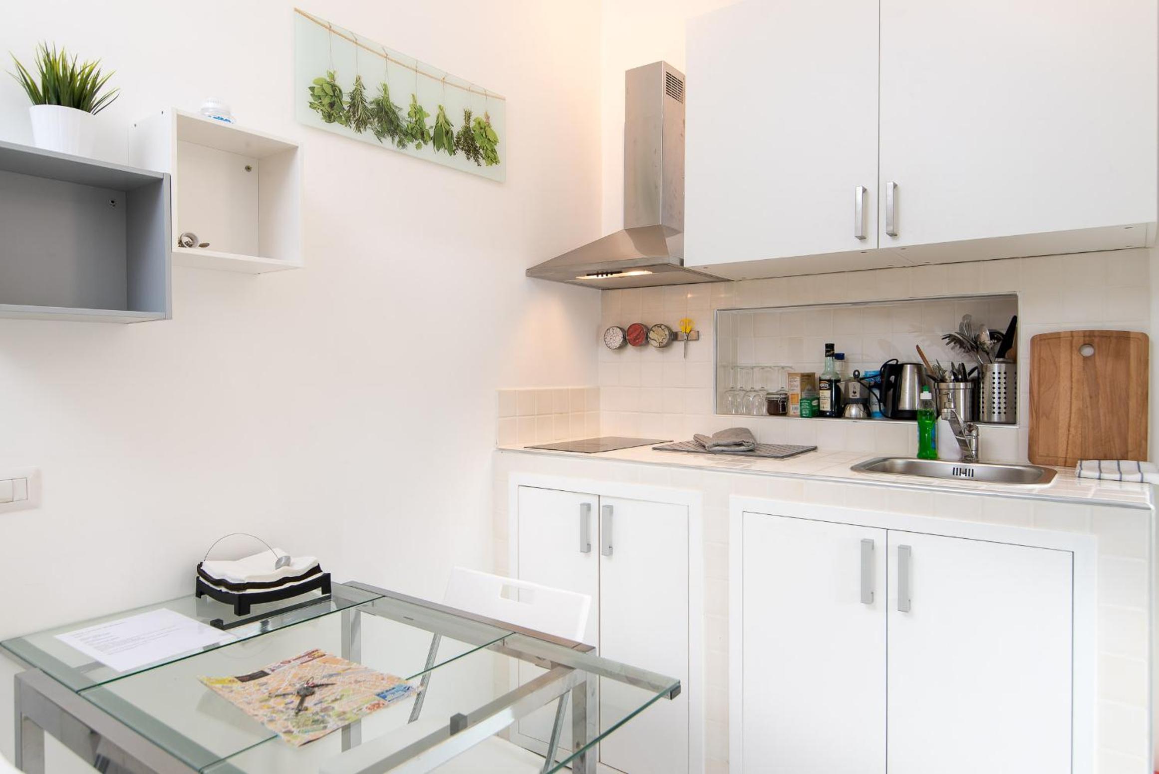White Ostilia Apartments