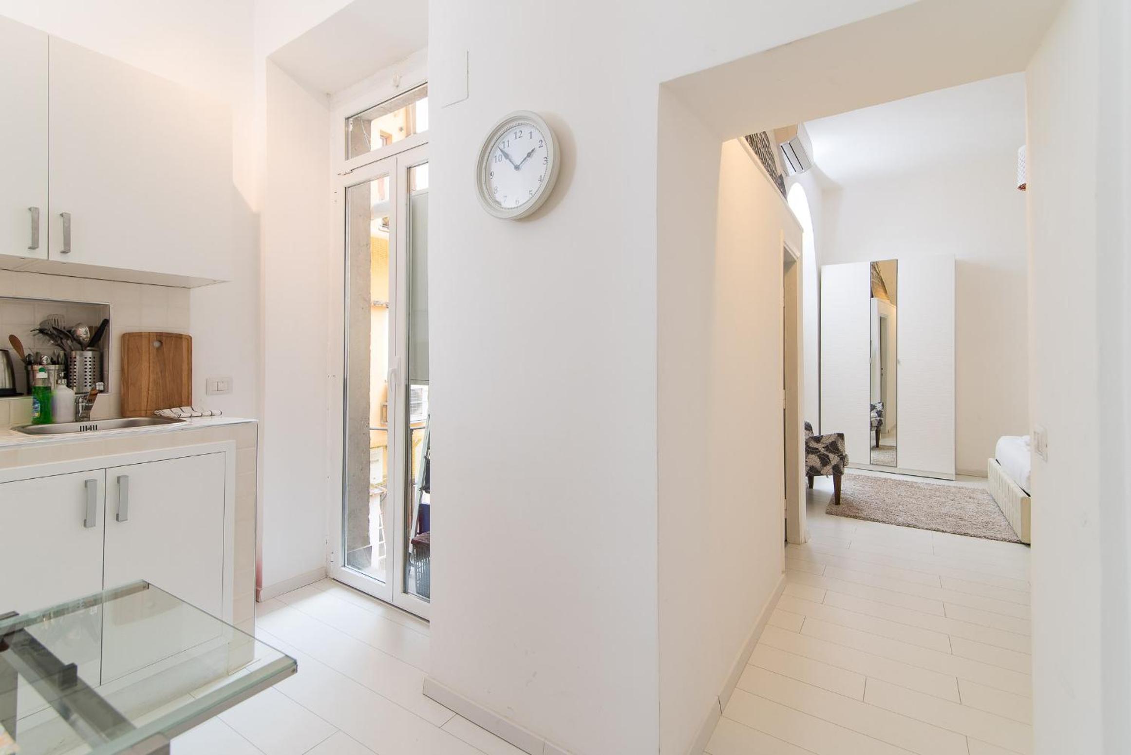 White Ostilia Apartments