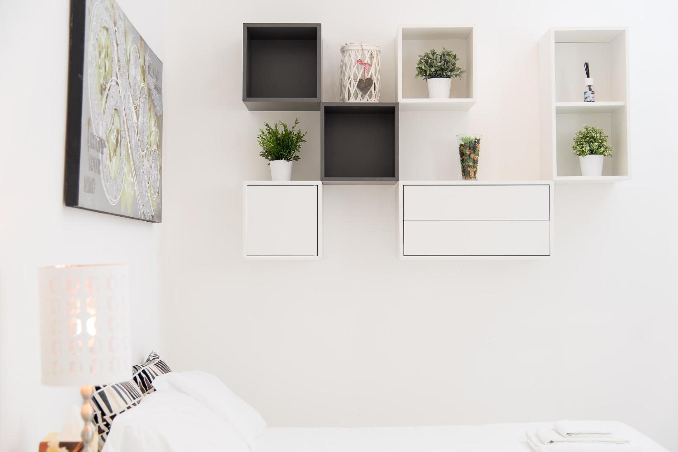 White Ostilia Apartments
