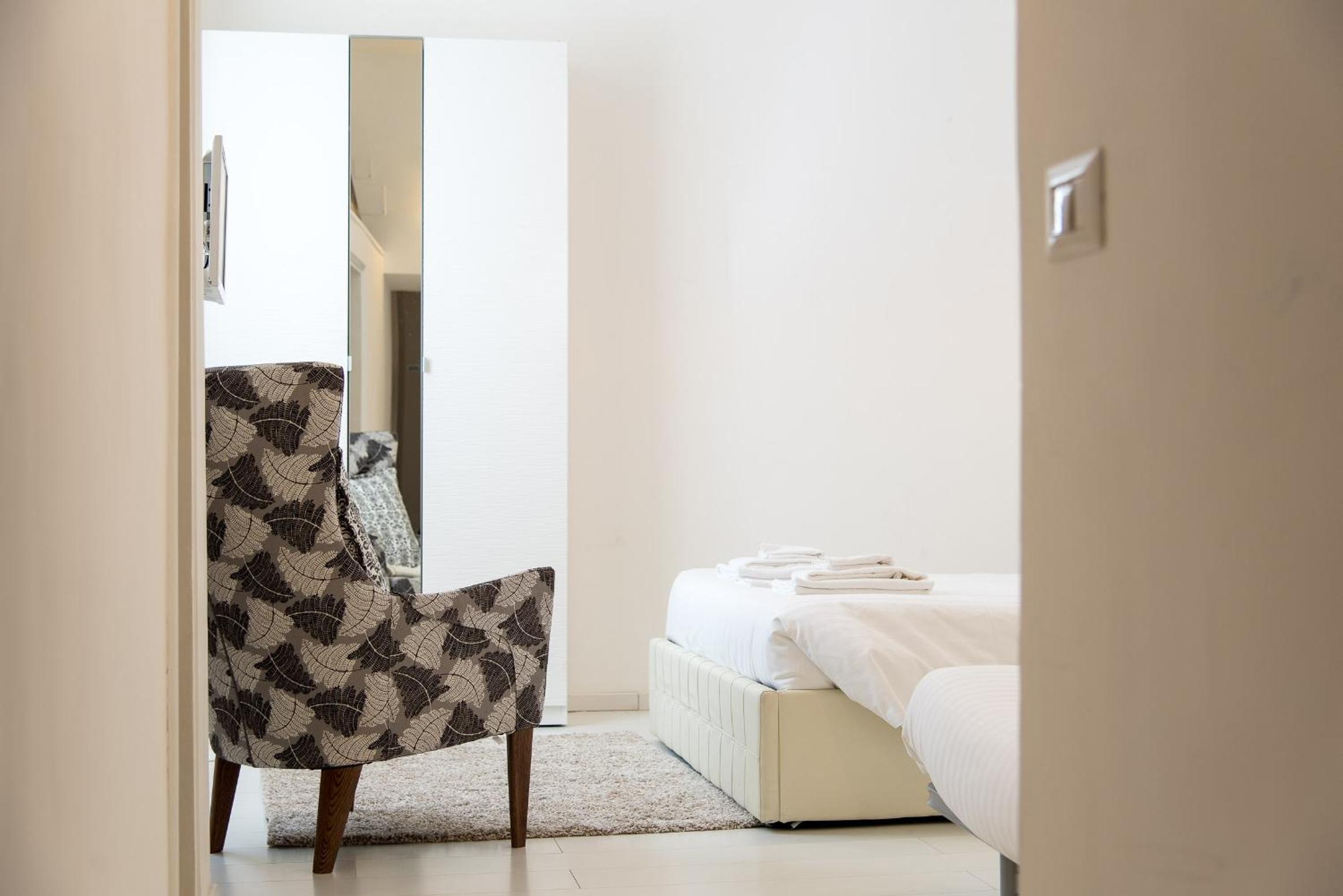White Ostilia Apartments