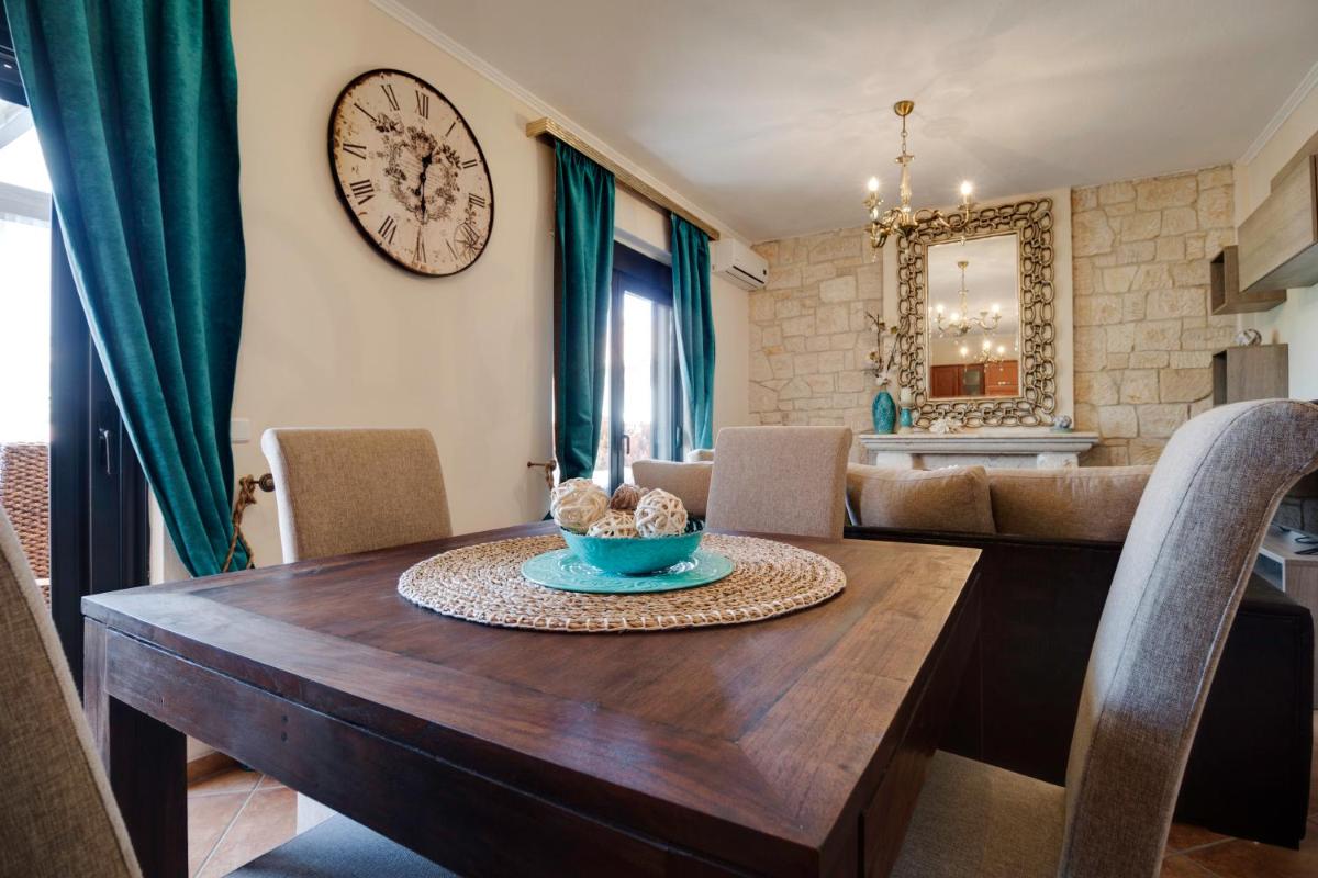 Luxury 2br apartment 50m from beach view 3