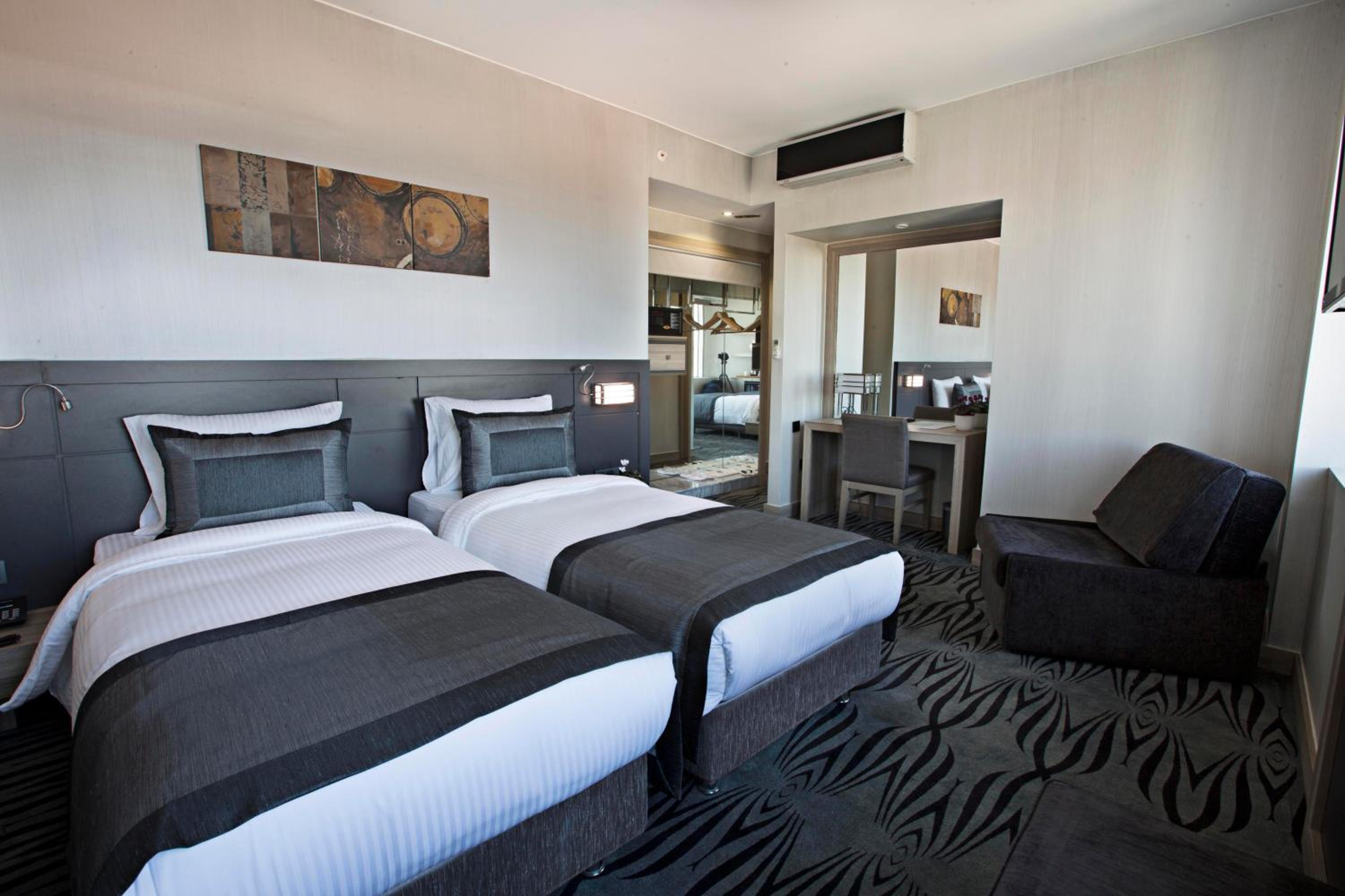 Akoni Hotel - Image 35