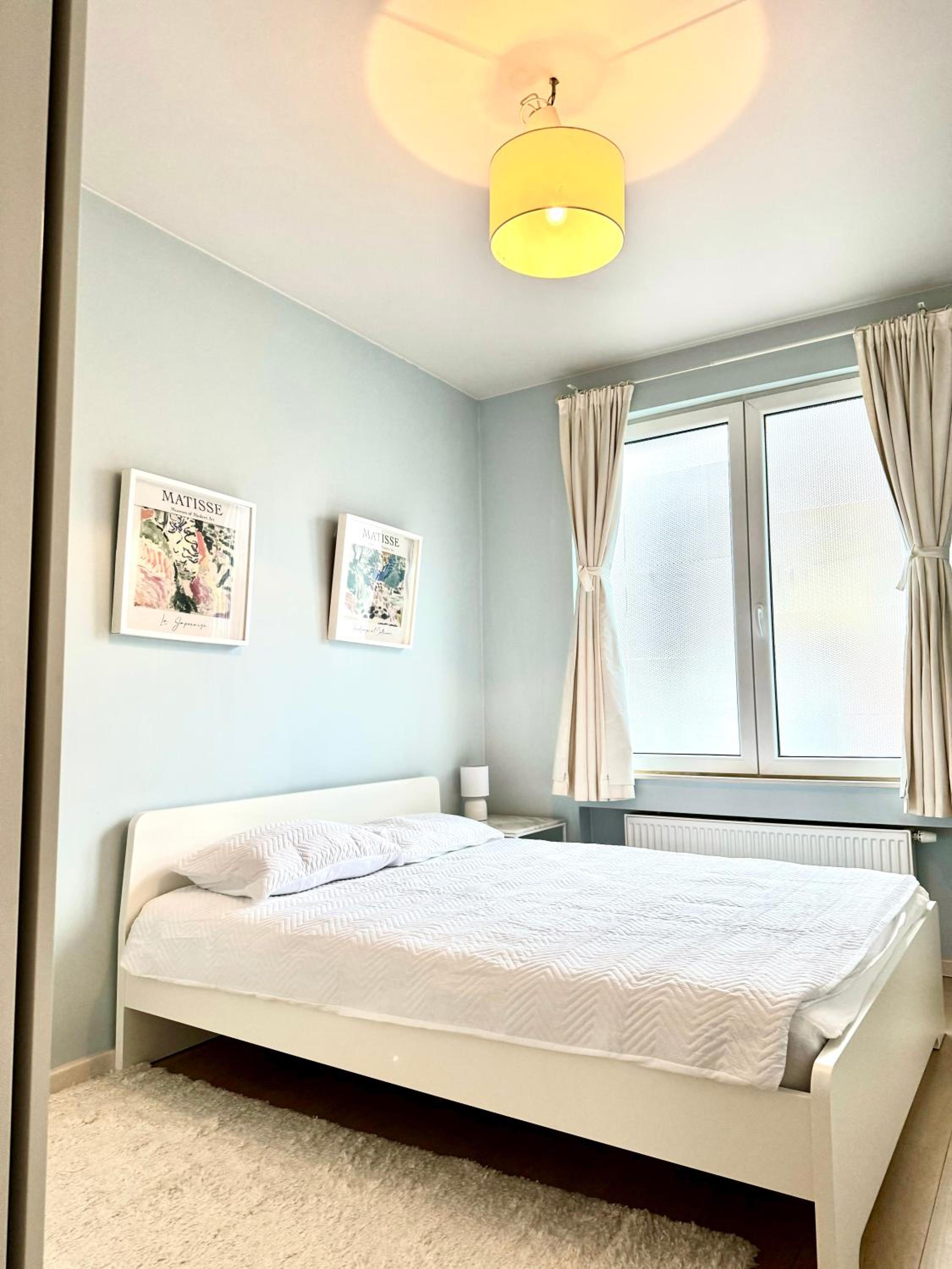 Beautiful 2 bedroom familiar luxury apartment