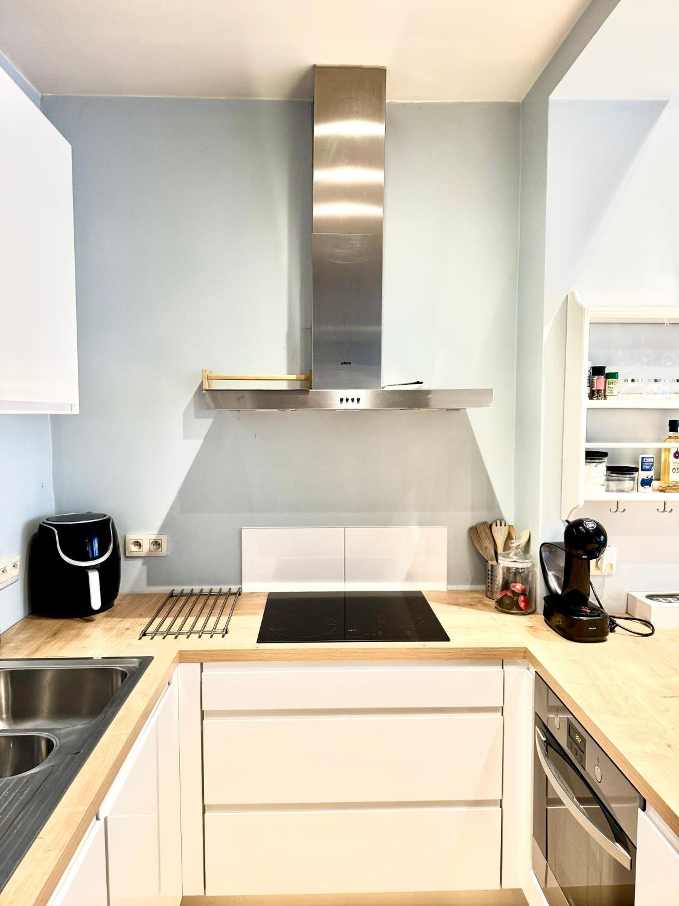 Beautiful 2 bedroom familiar luxury apartment