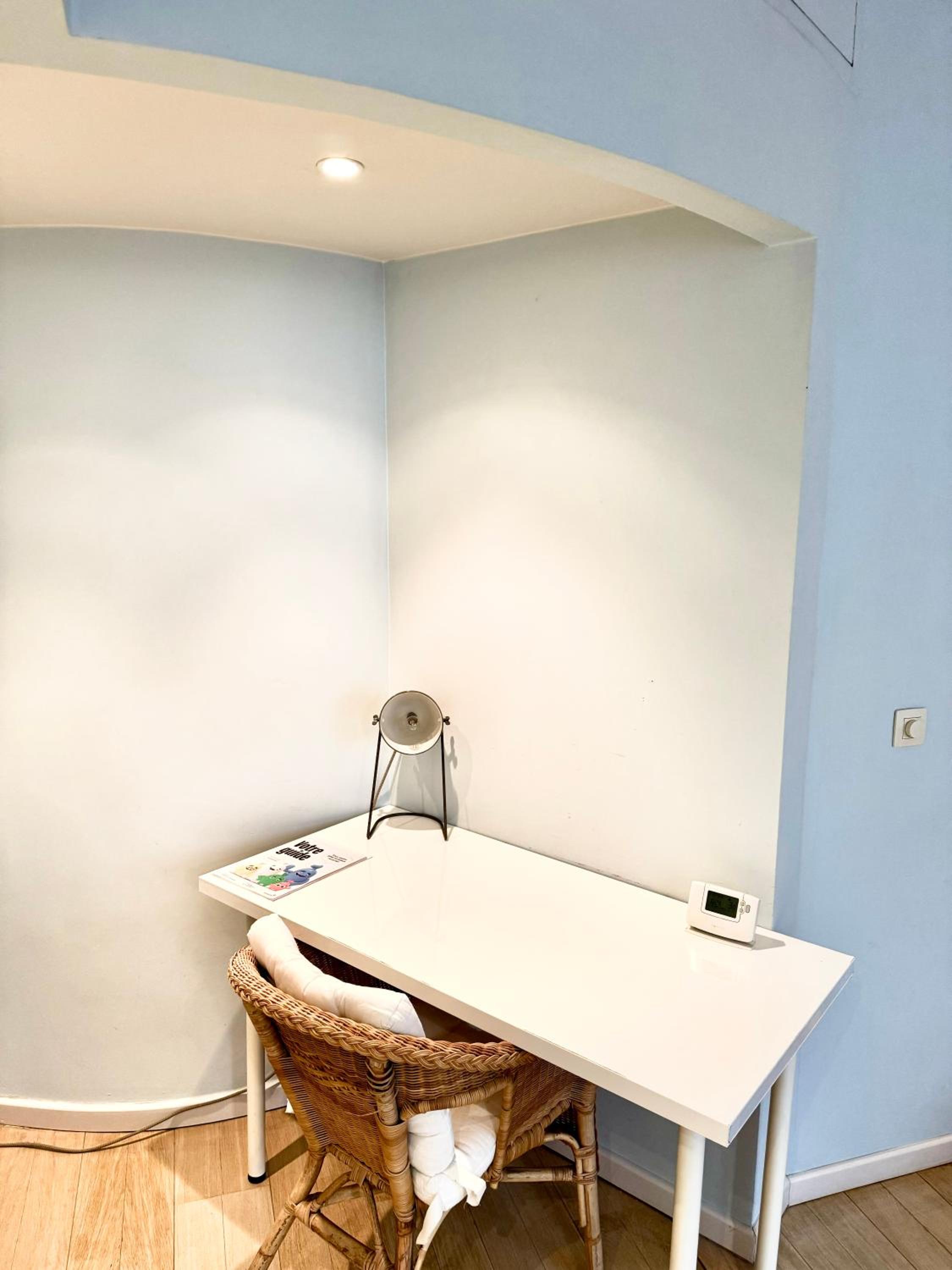 Beautiful 2 bedroom familiar luxury apartment