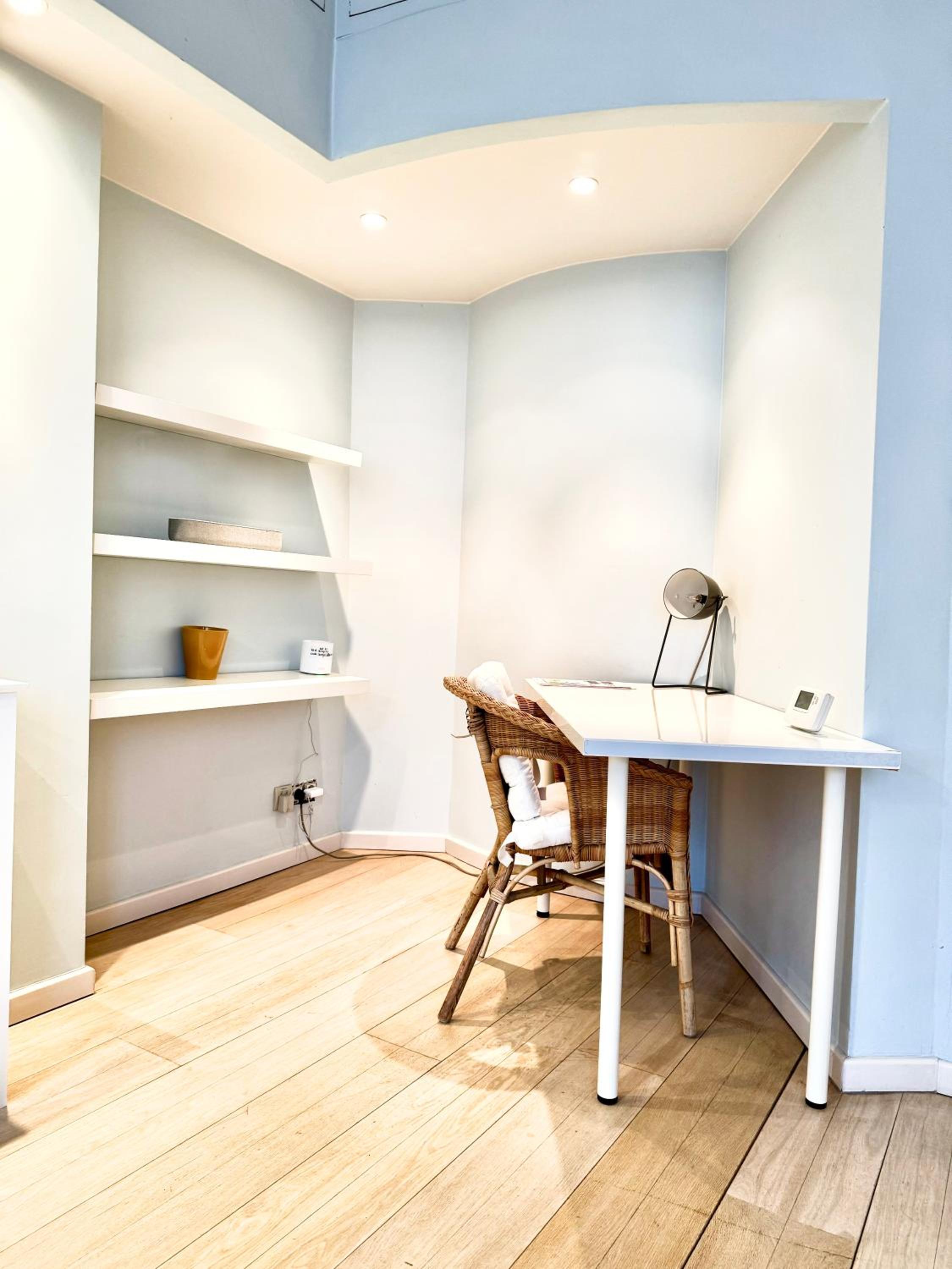 Beautiful 2 bedroom familiar luxury apartment