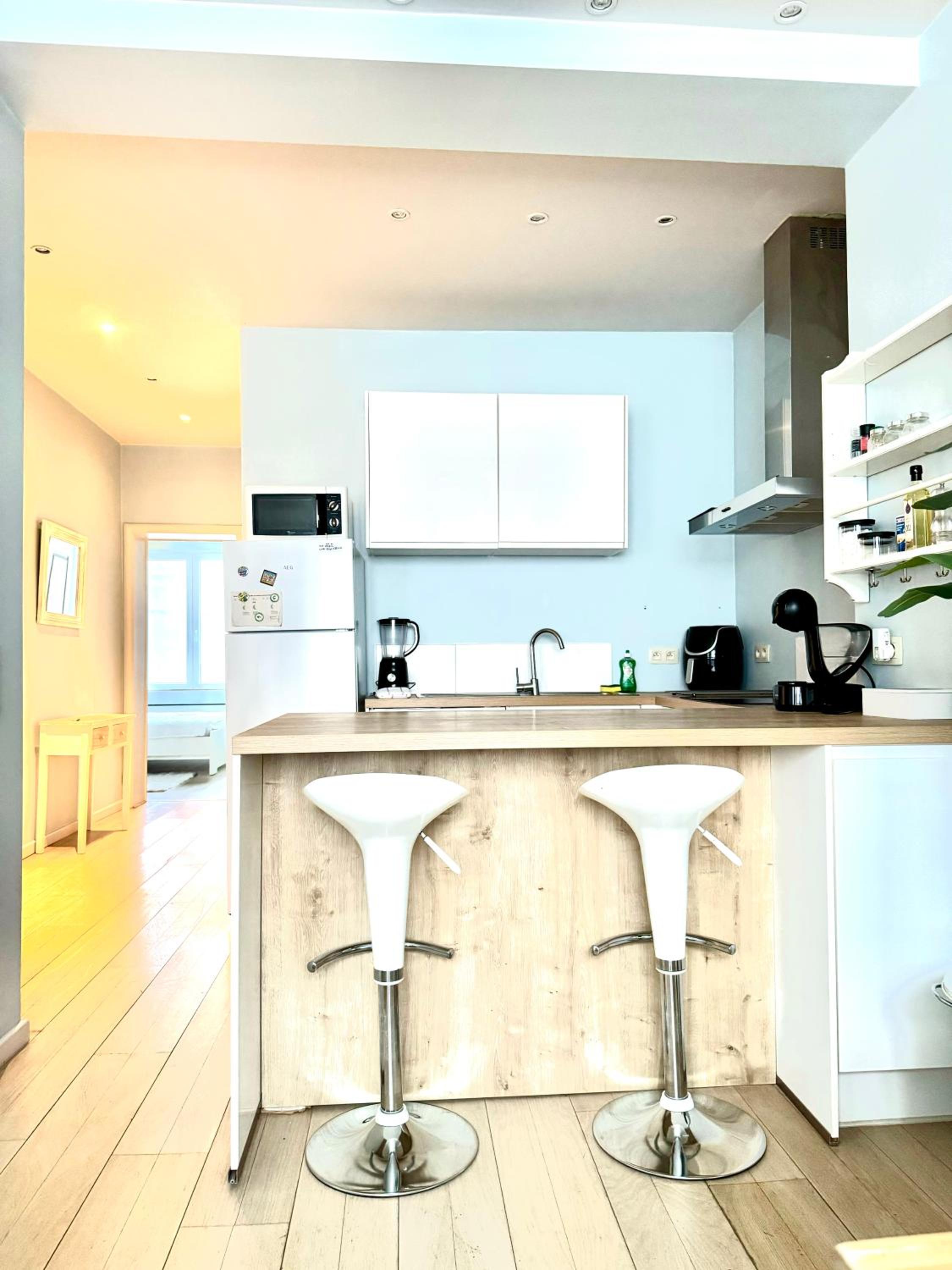 Beautiful 2 bedroom familiar luxury apartment