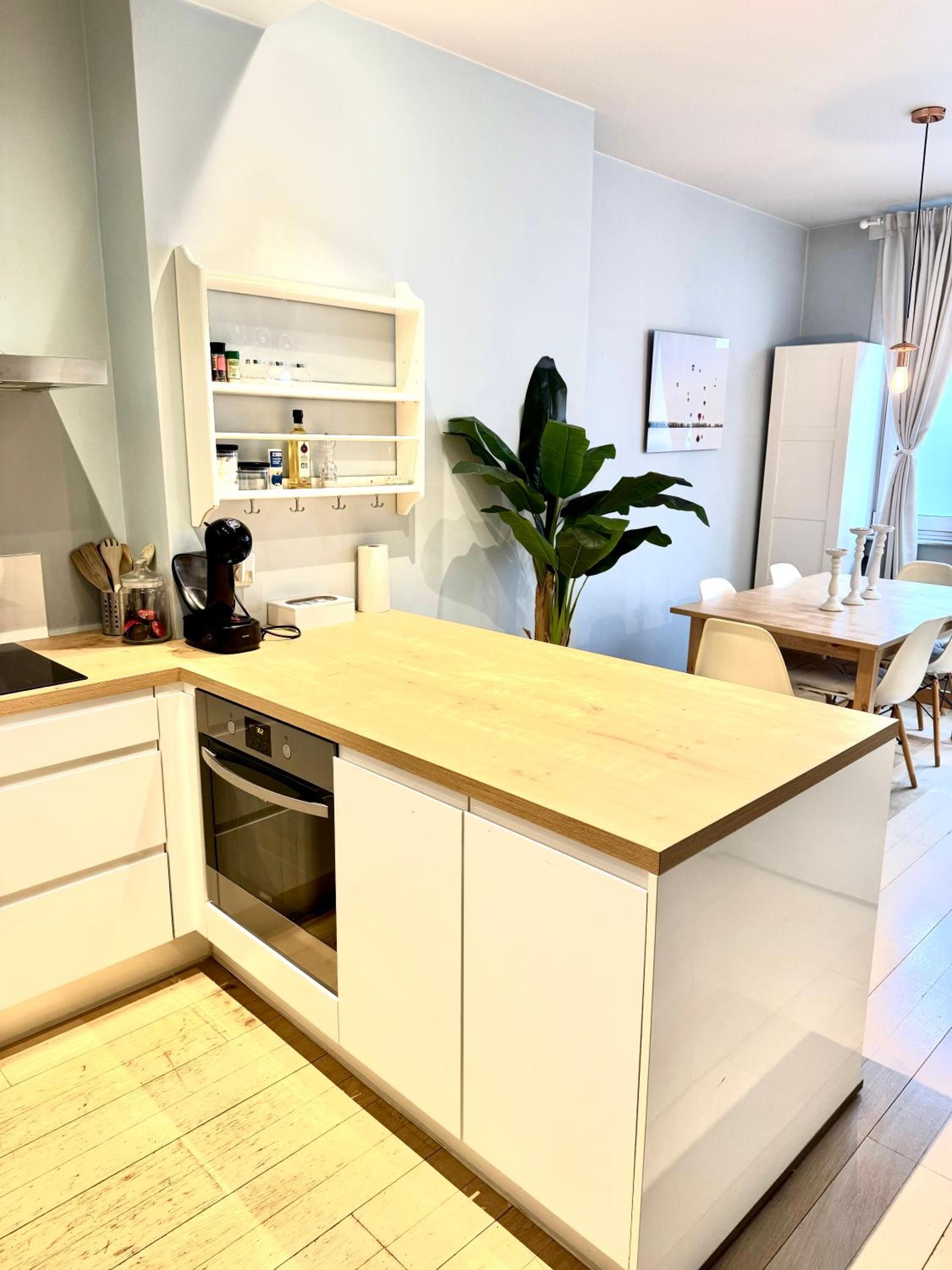Beautiful 2 bedroom familiar luxury apartment