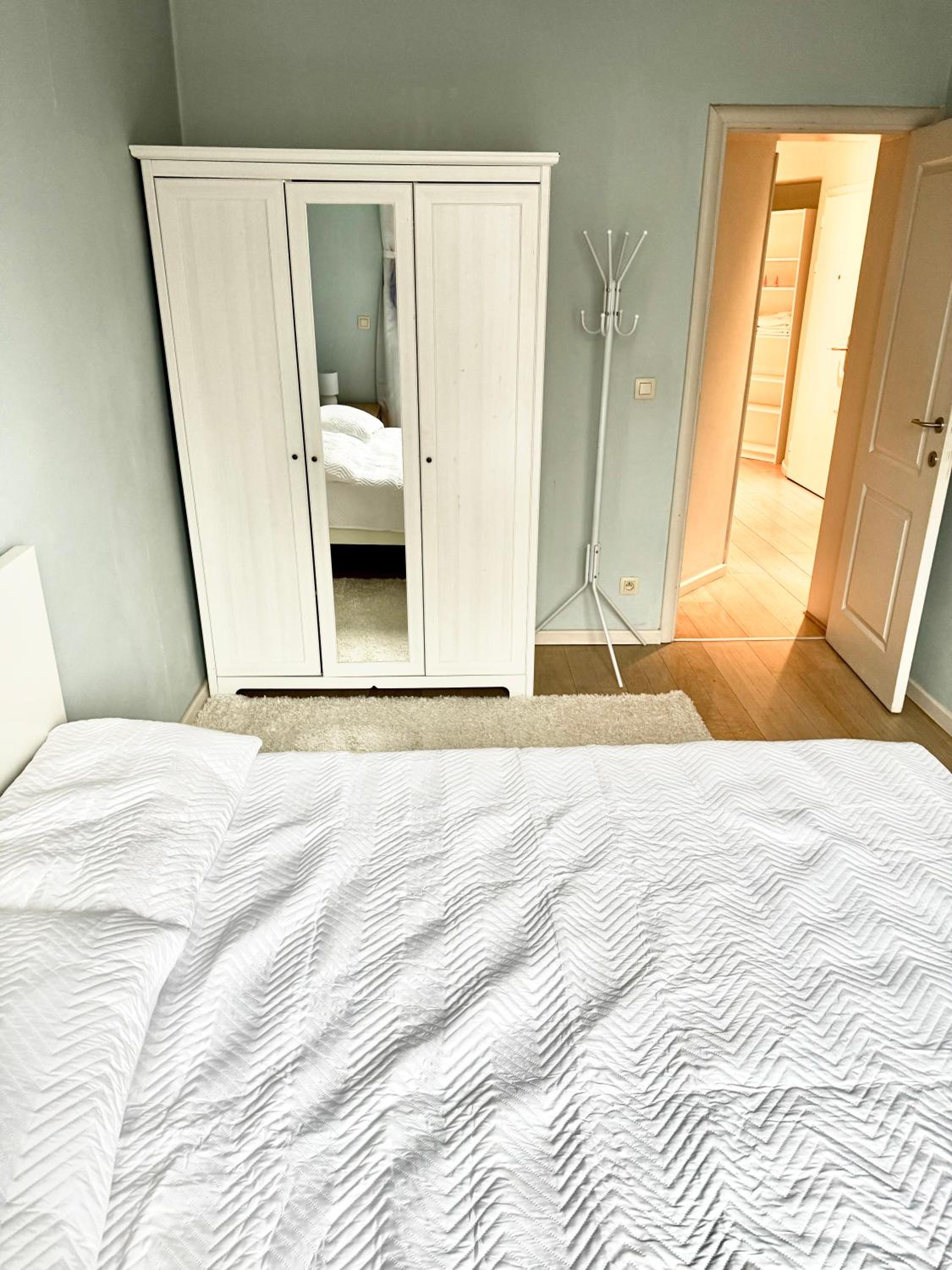 Beautiful 2 bedroom familiar luxury apartment