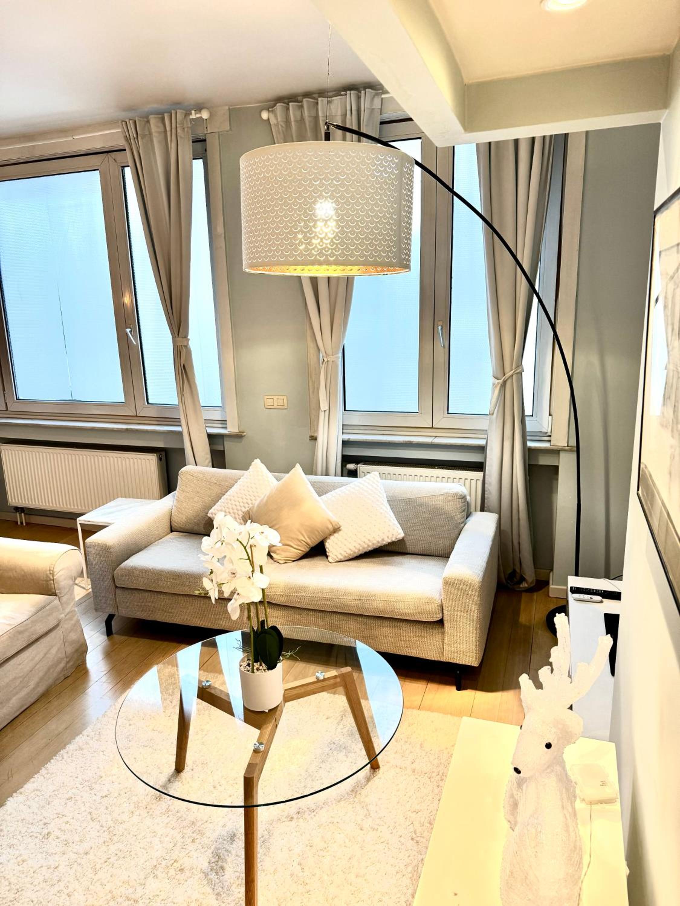 Beautiful 2 bedroom familiar luxury apartment