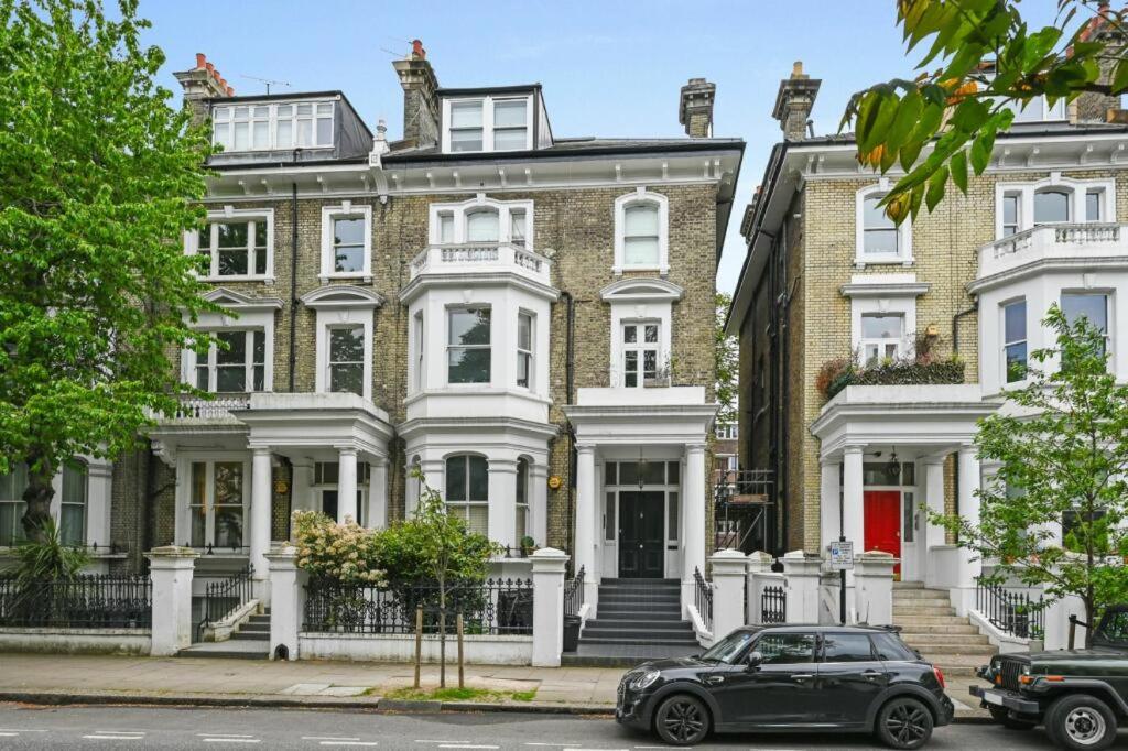 Elegant Victorian Flat Near Chelsea Embankment