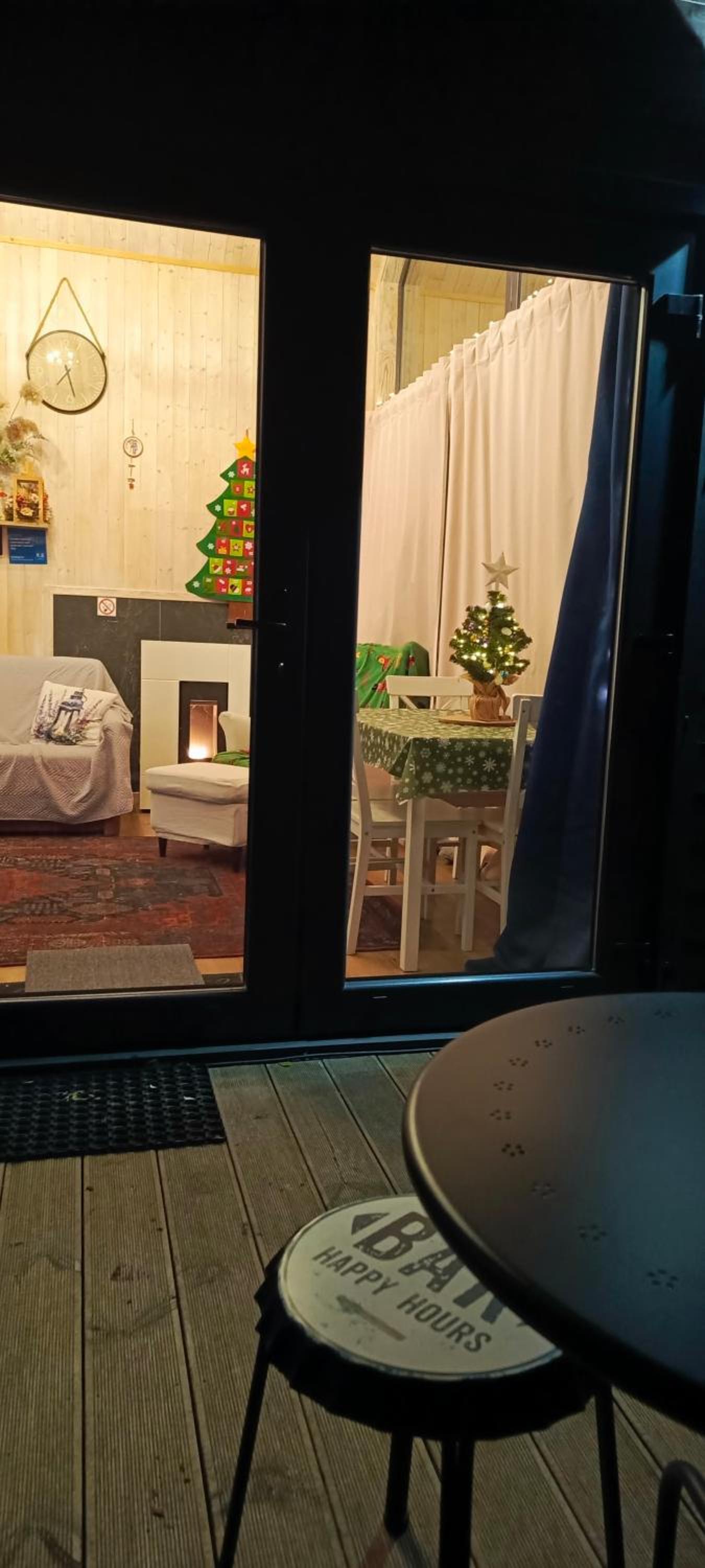 Domek Mazurski całoroczny nad jeziorem z sauną i Jacuzzi SPA