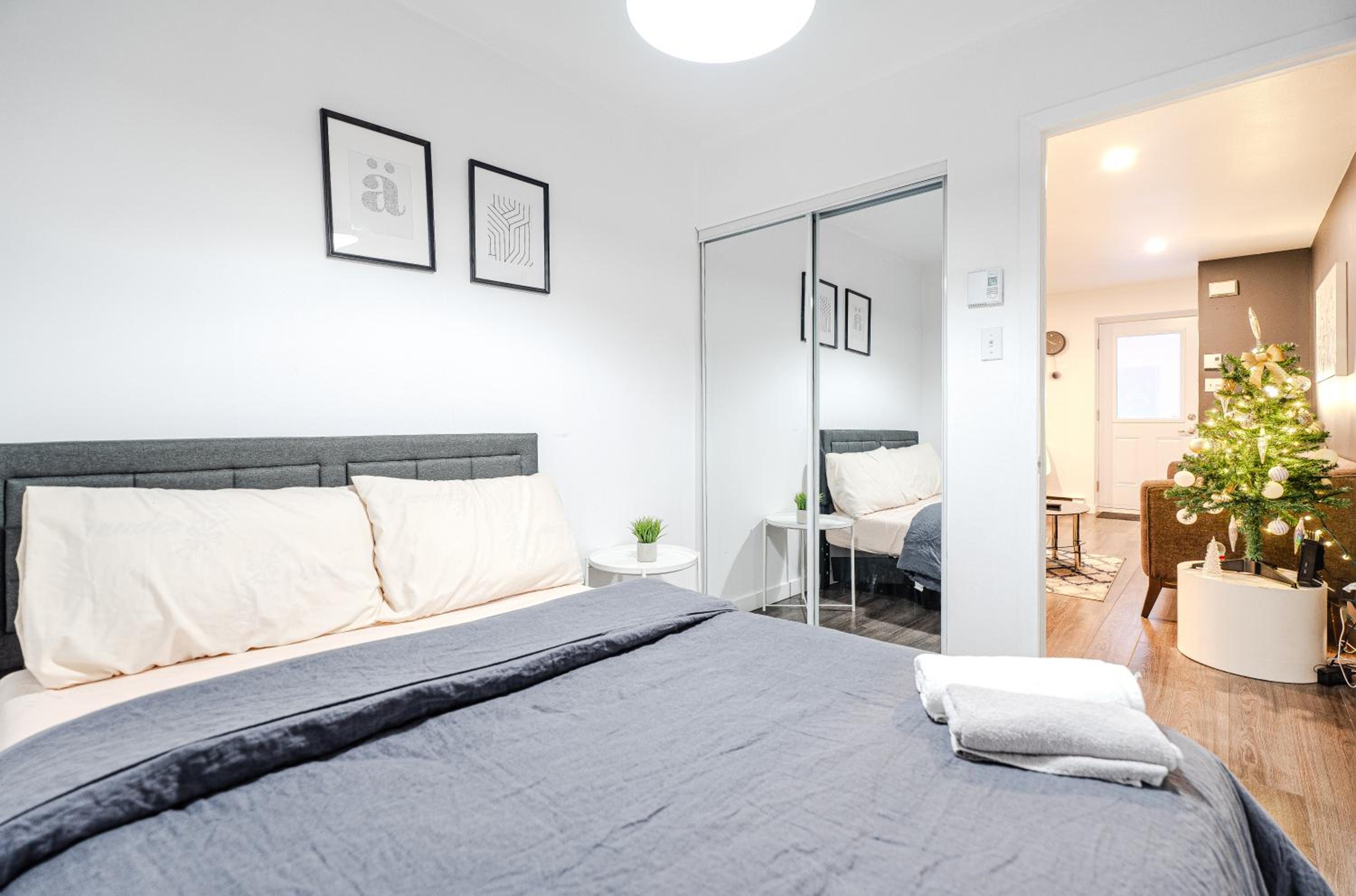 Cozy 2-Bedroom in Griffintown