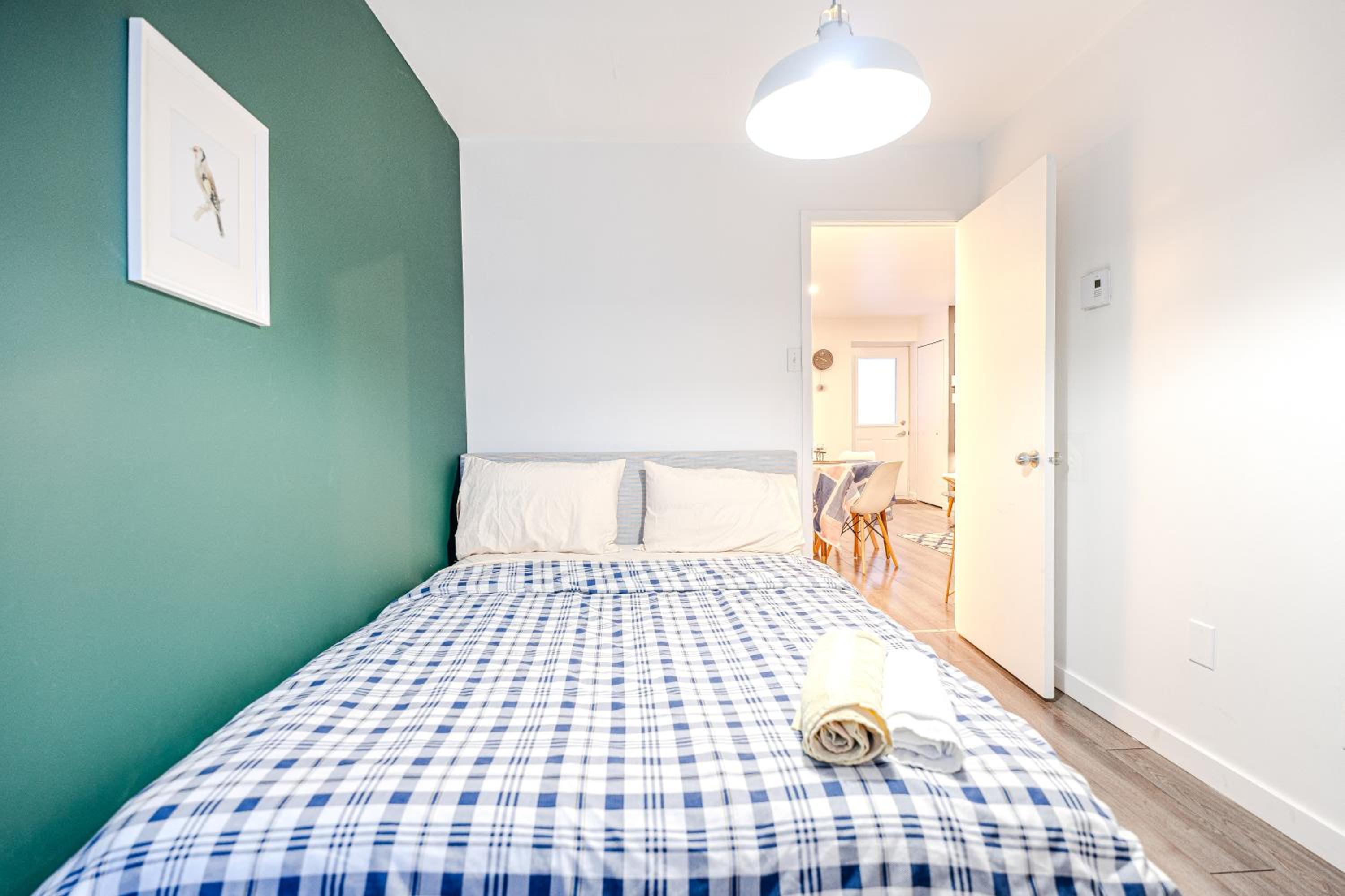 Cozy 2-Bedroom in Griffintown