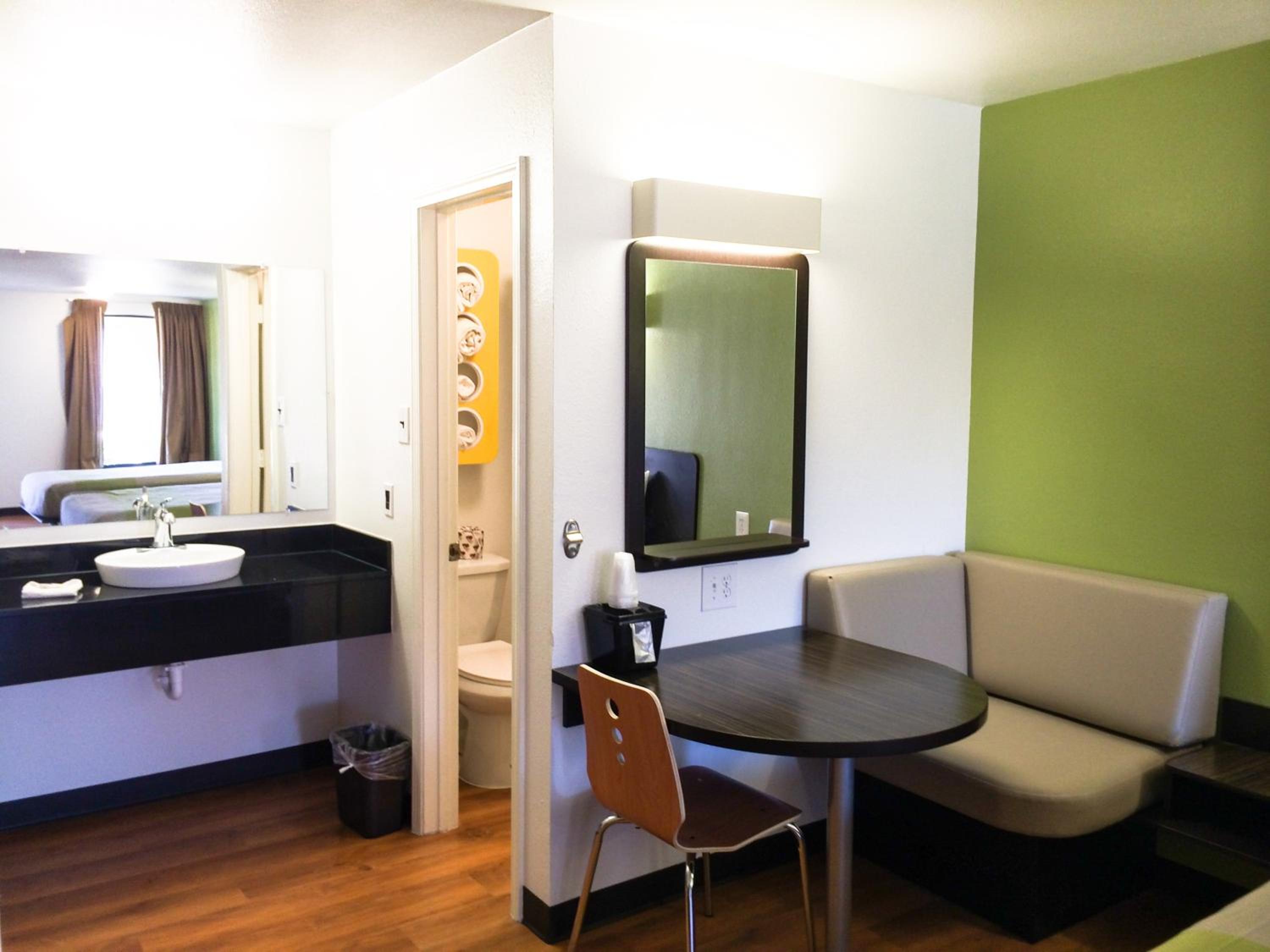 Longview Vacations - Motel 6-Longview, TX - North - Property Image 7