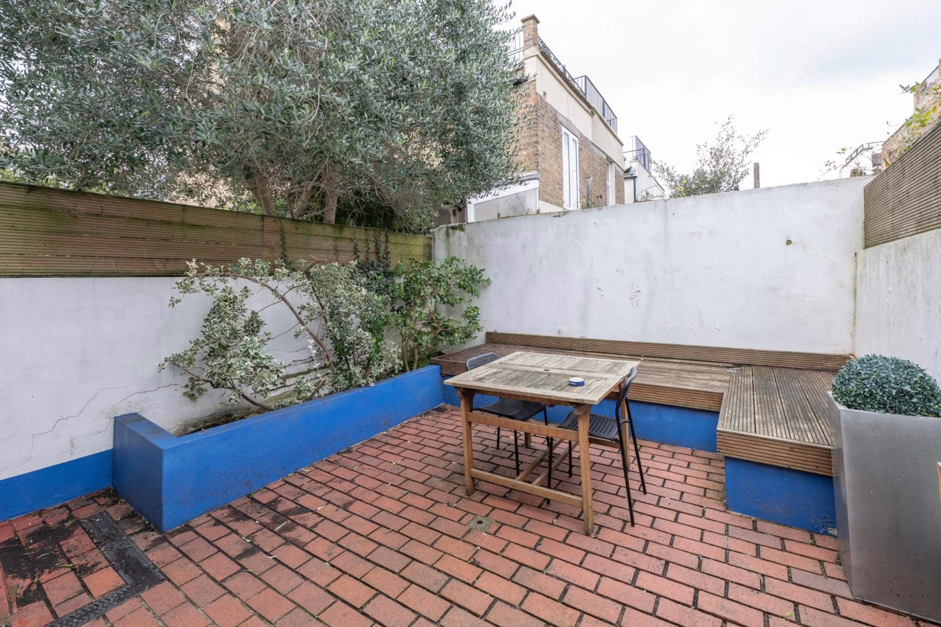 Fulham Spacious 4BD Home, Parking & Garden, WiFi
