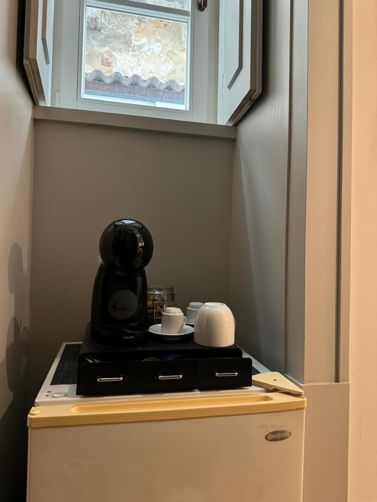 Double Room with Private WC in Shared House in Downtown Lisbon view 3