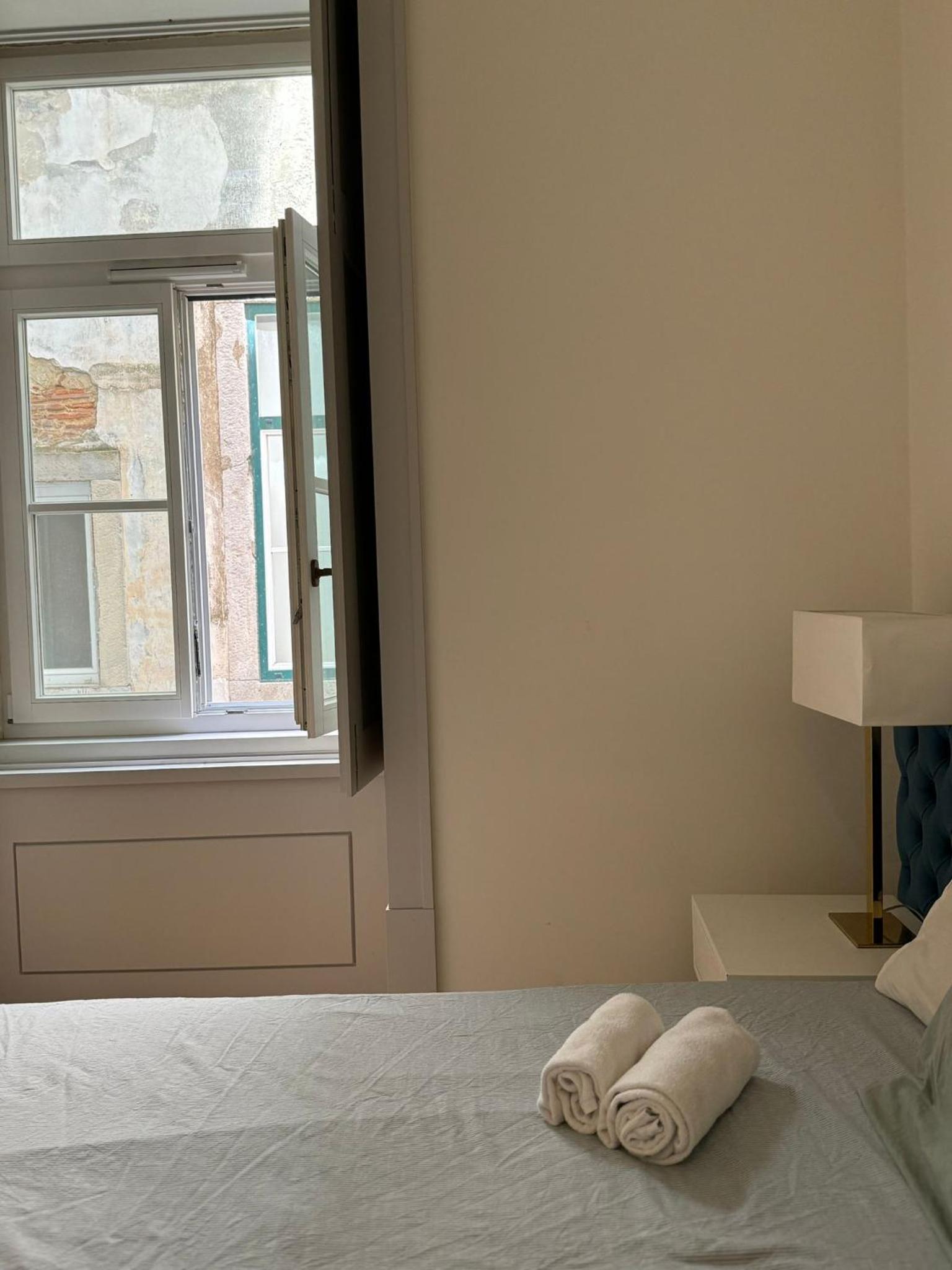 Double Room with Private WC in Shared House in Downtown Lisbon view 2