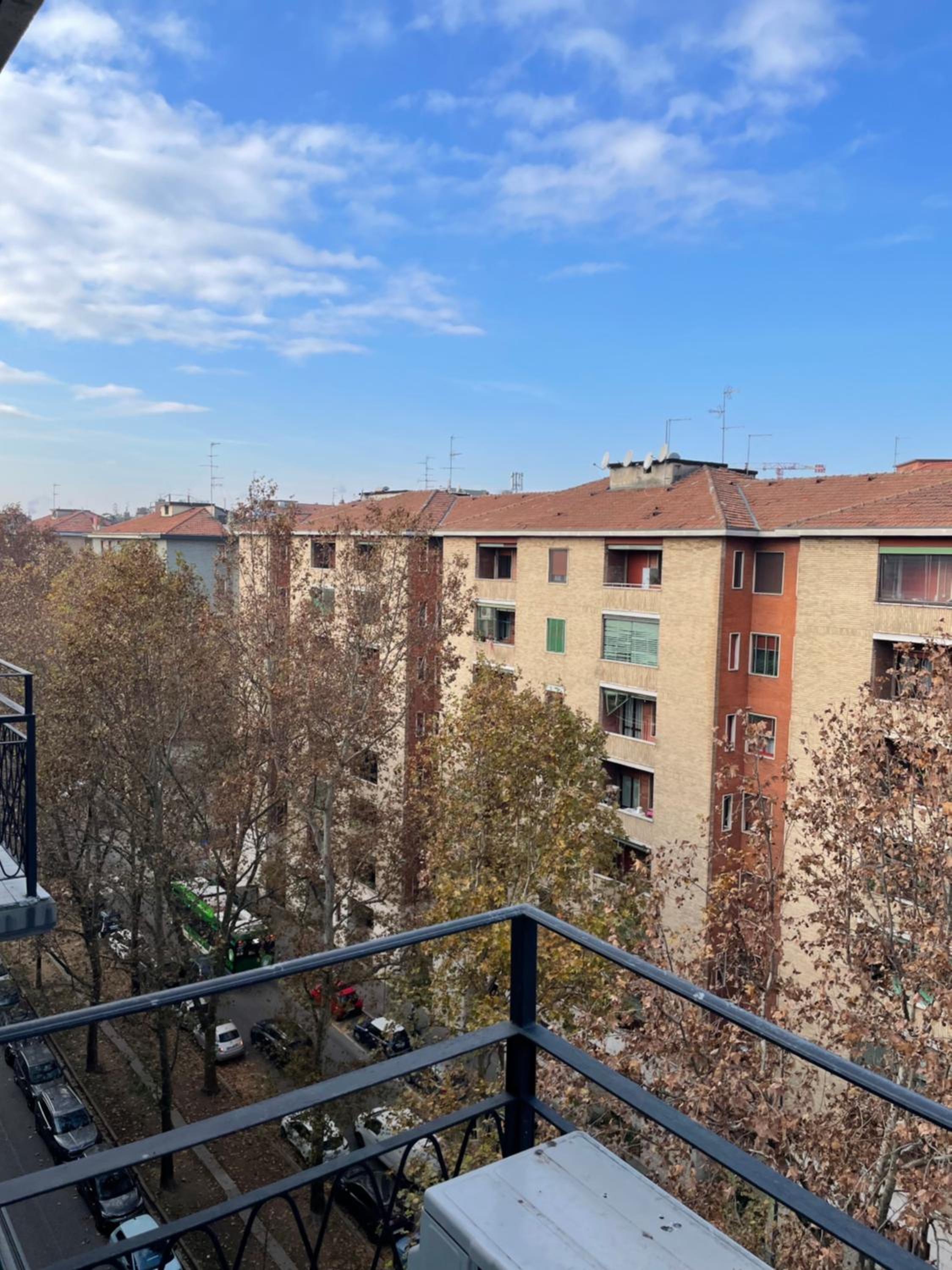 Trilocale con vista e due bagni Metro 4 SkyNest Milano
