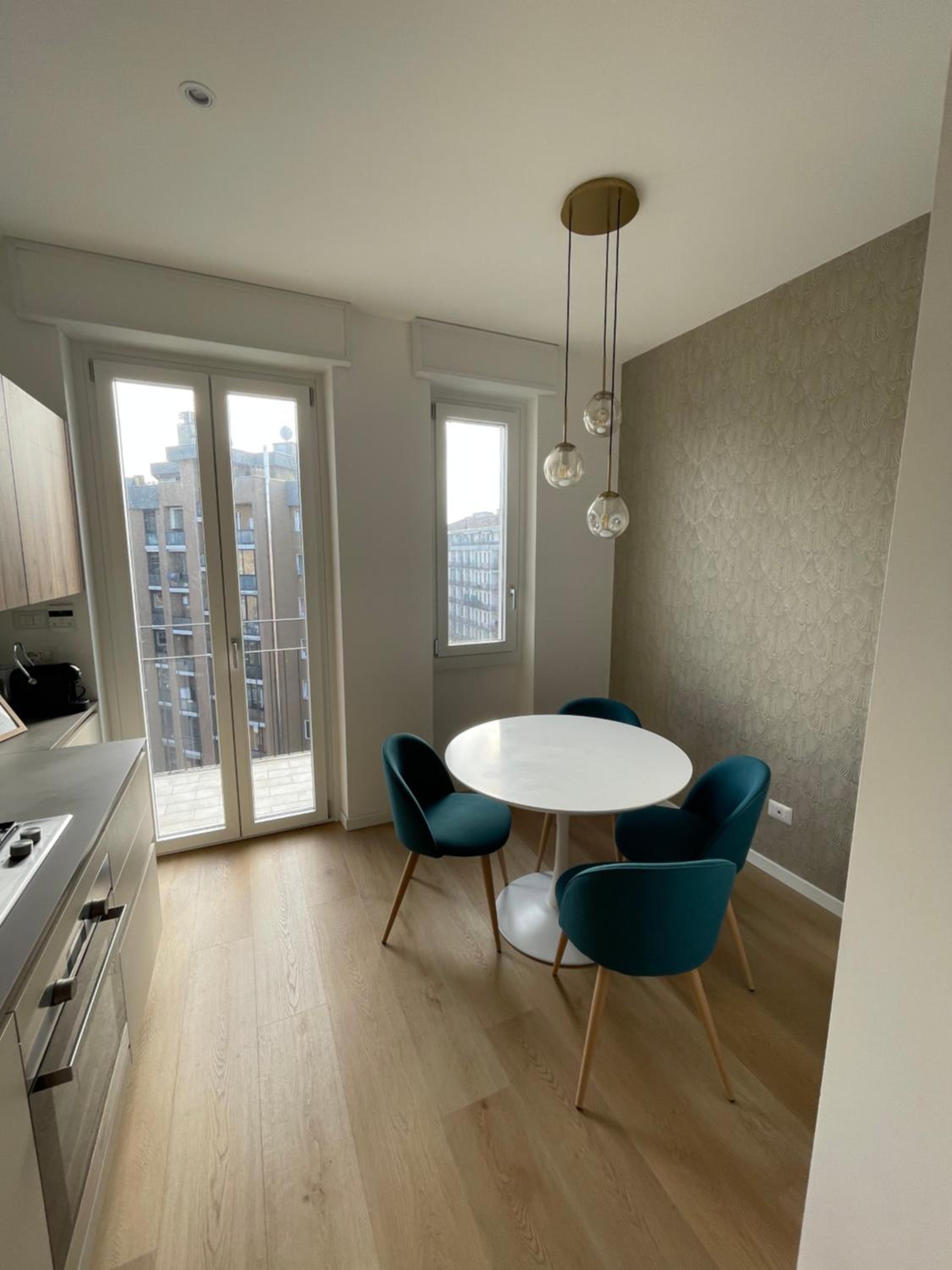 Trilocale con vista e due bagni Metro 4 SkyNest Milano