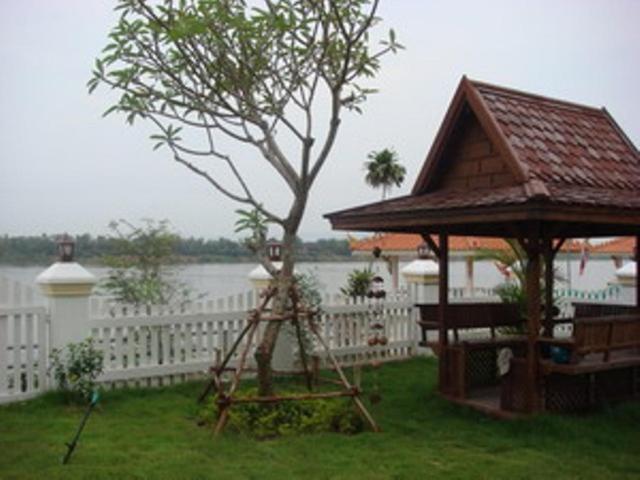 Keerawan House Rim Khong