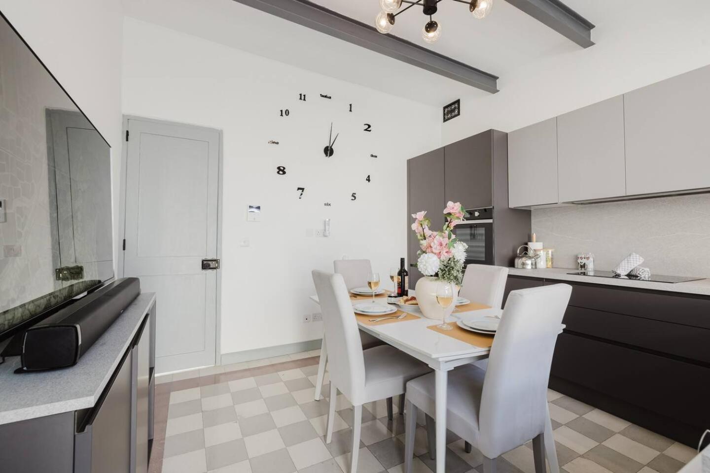 Townhouse Sliema 2BED by Homely!