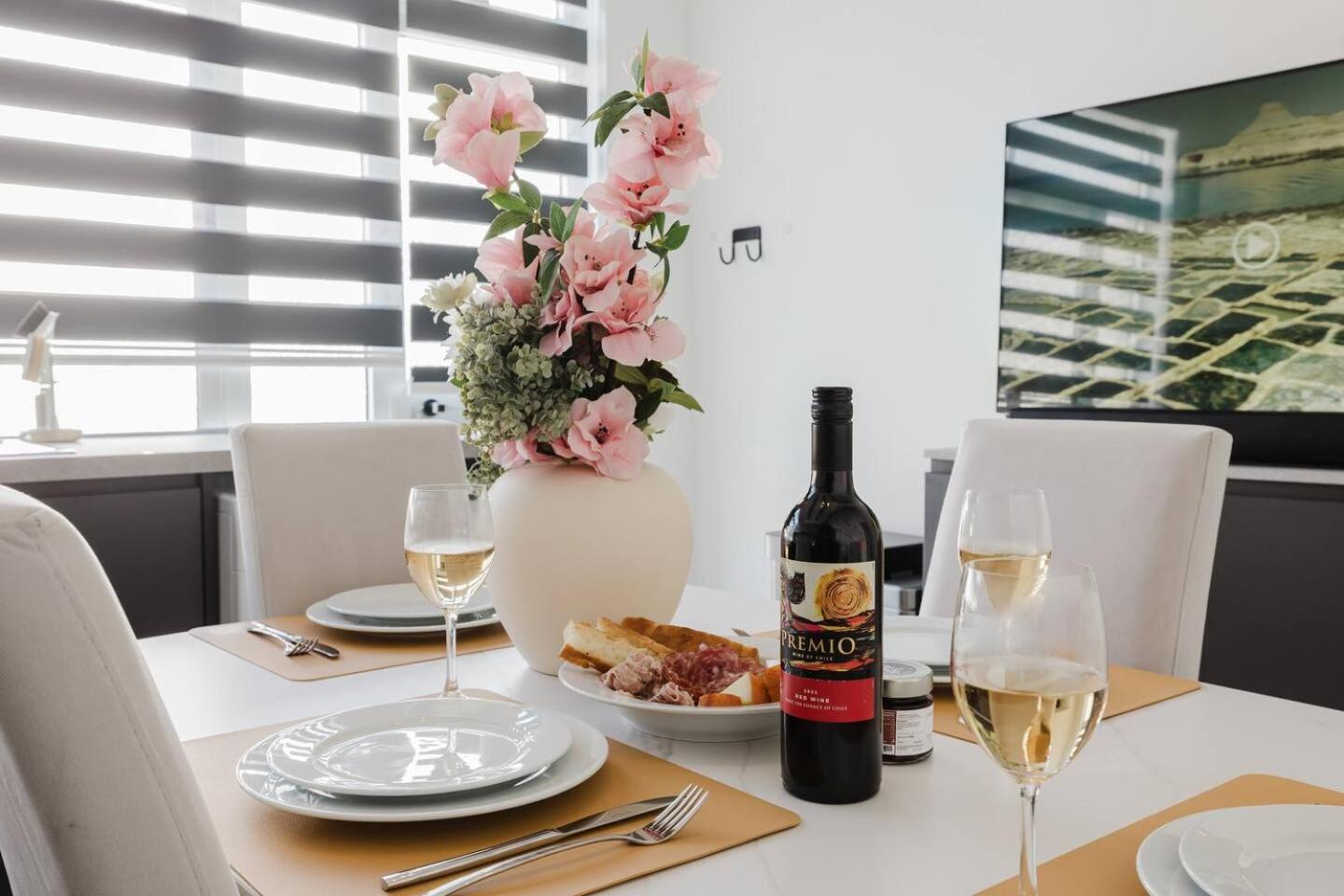 Townhouse Sliema 2BED by Homely!