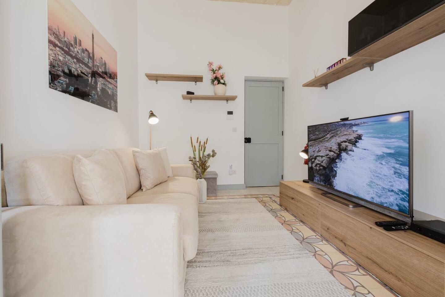 Townhouse Sliema 2BED by Homely!