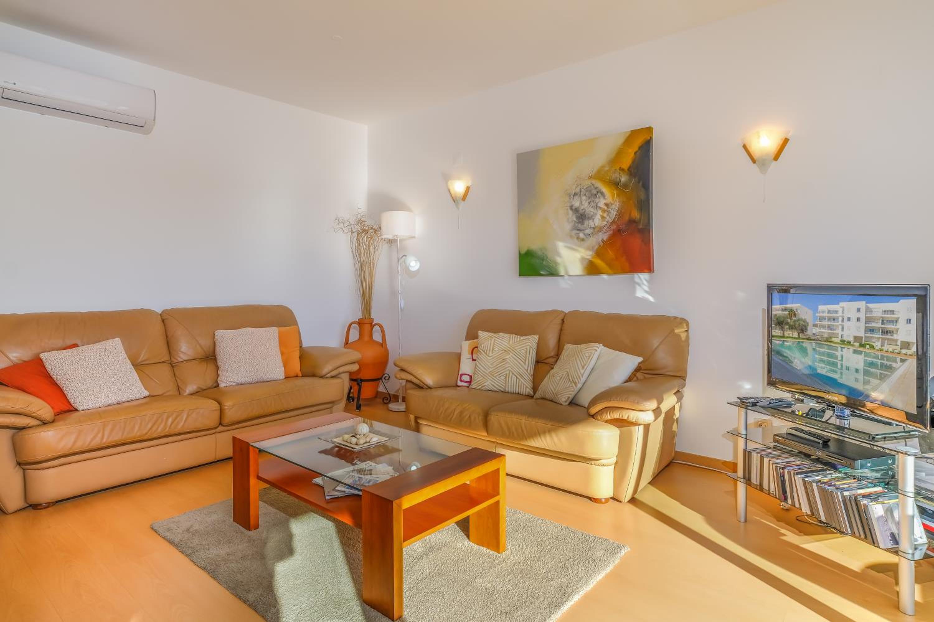 Beautiful two bedroom apartment in Lagos Marina with shared pool
