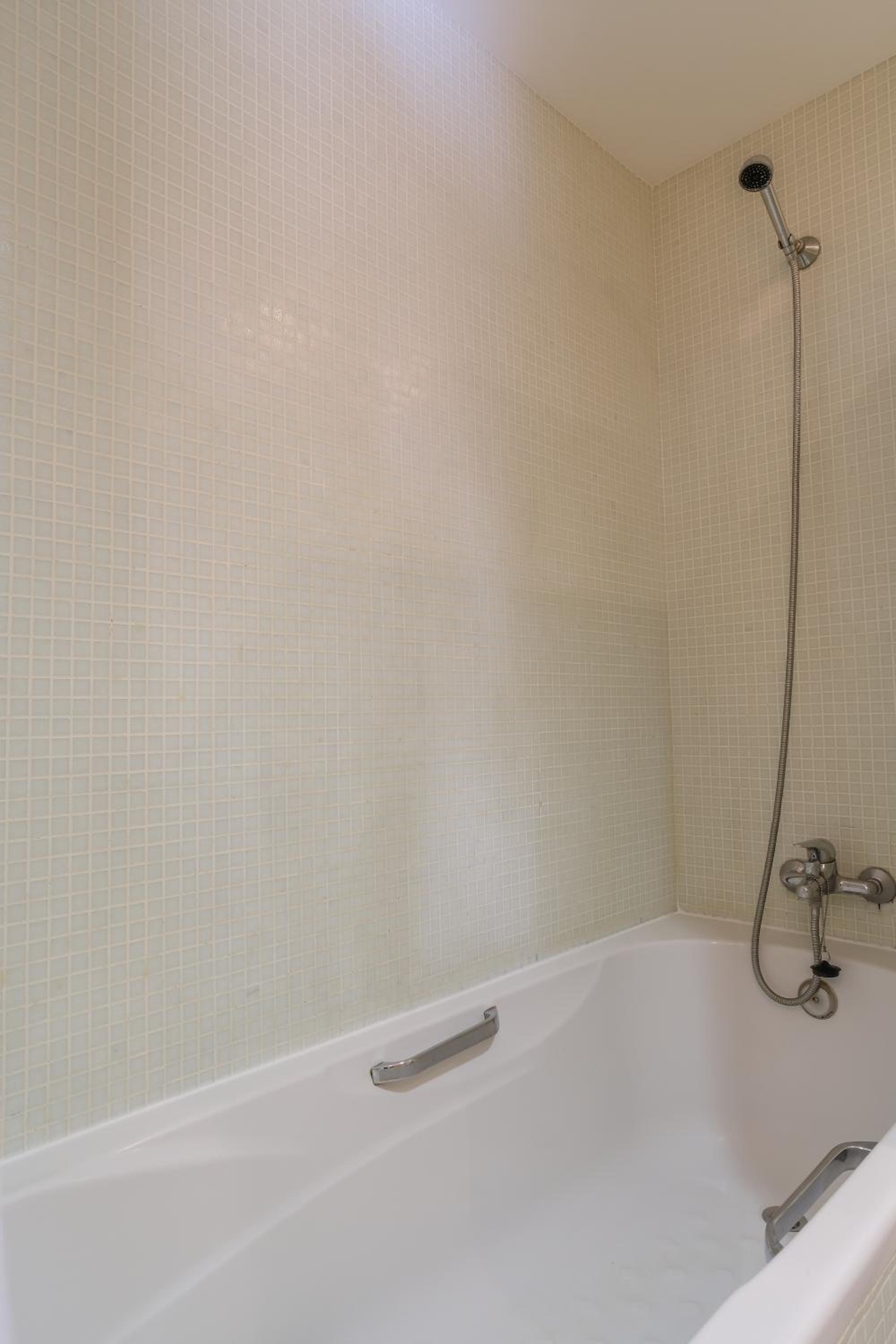 Beautiful two bedroom apartment in Lagos Marina with shared pool