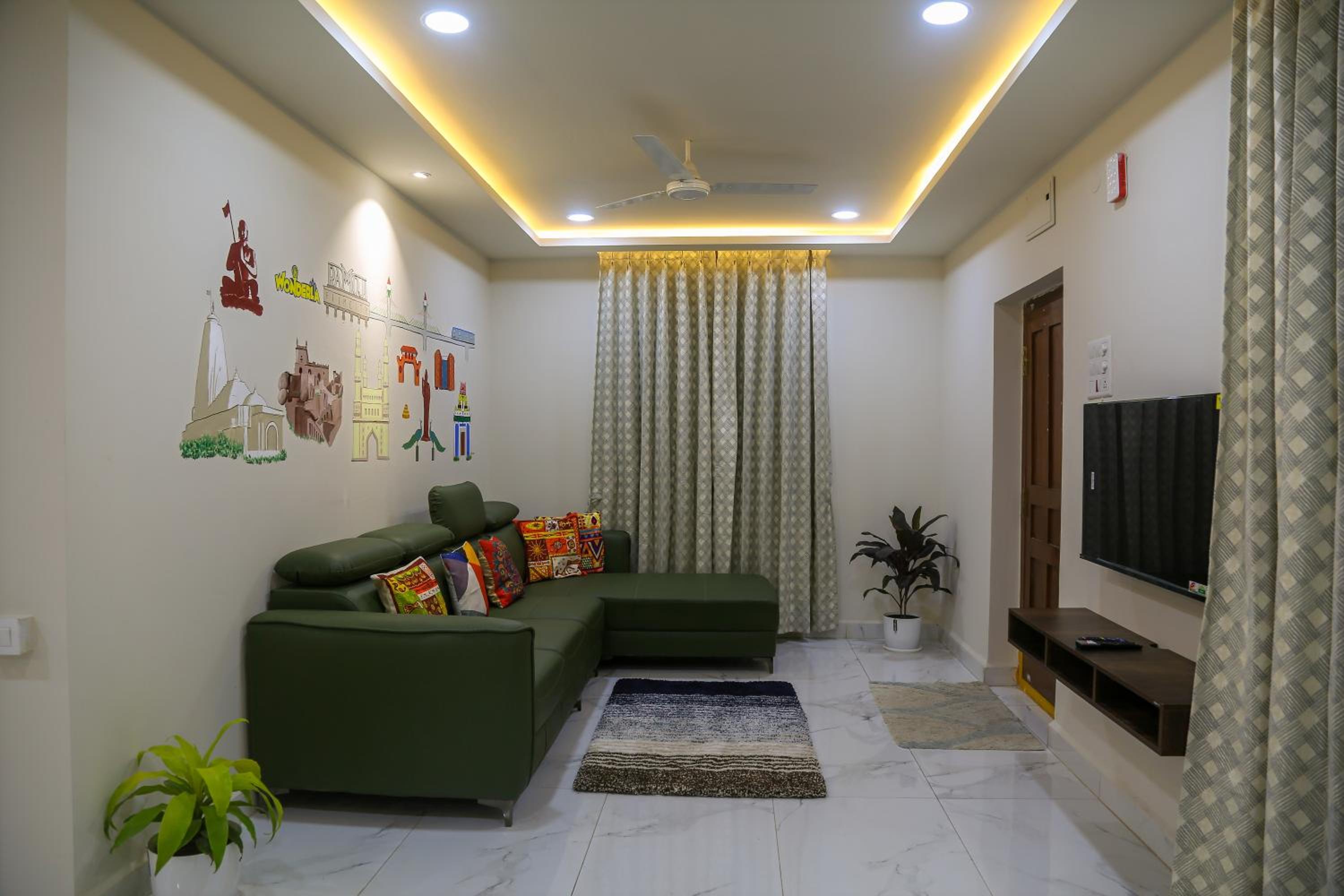 Delightful 3 Bed holiday home with AC Near US Embassy, Gachibowli view 5