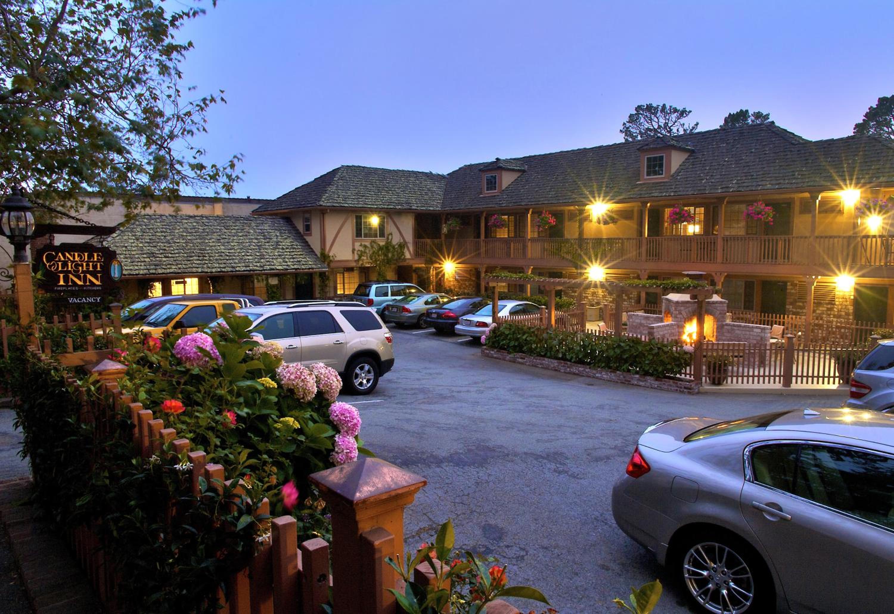 Candle Light Inn - Property Image 8