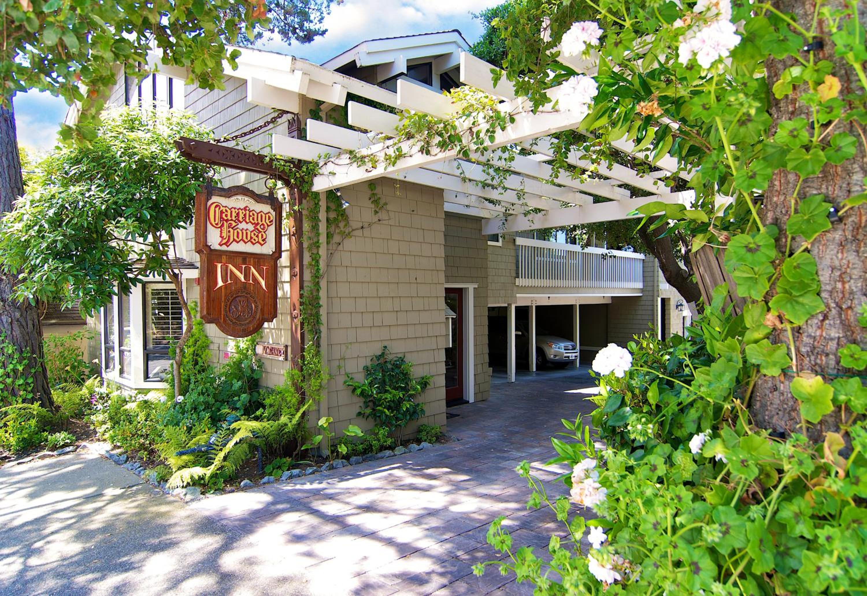 Monterey Vacations - Carriage House Inn - Property Image 3
