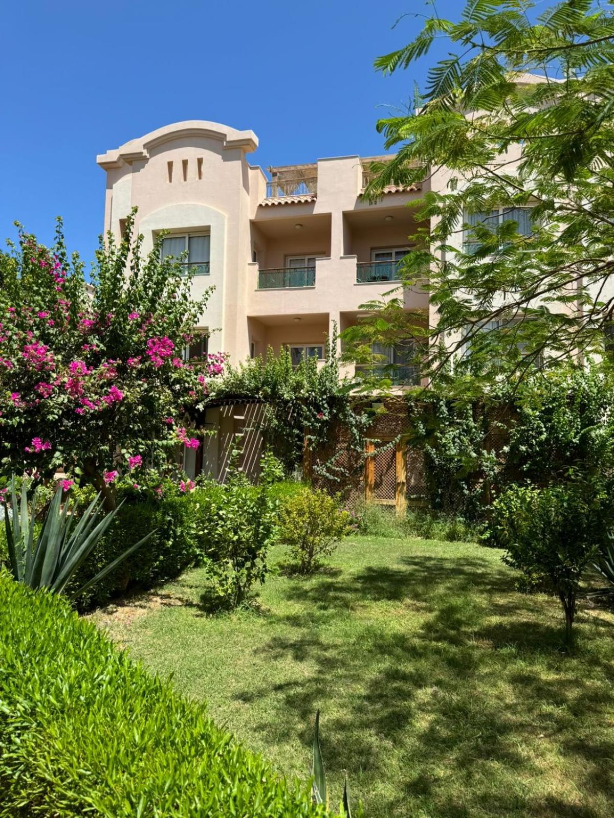 Cozy Sunny Studio with Pool View - Sahl Hasheesh