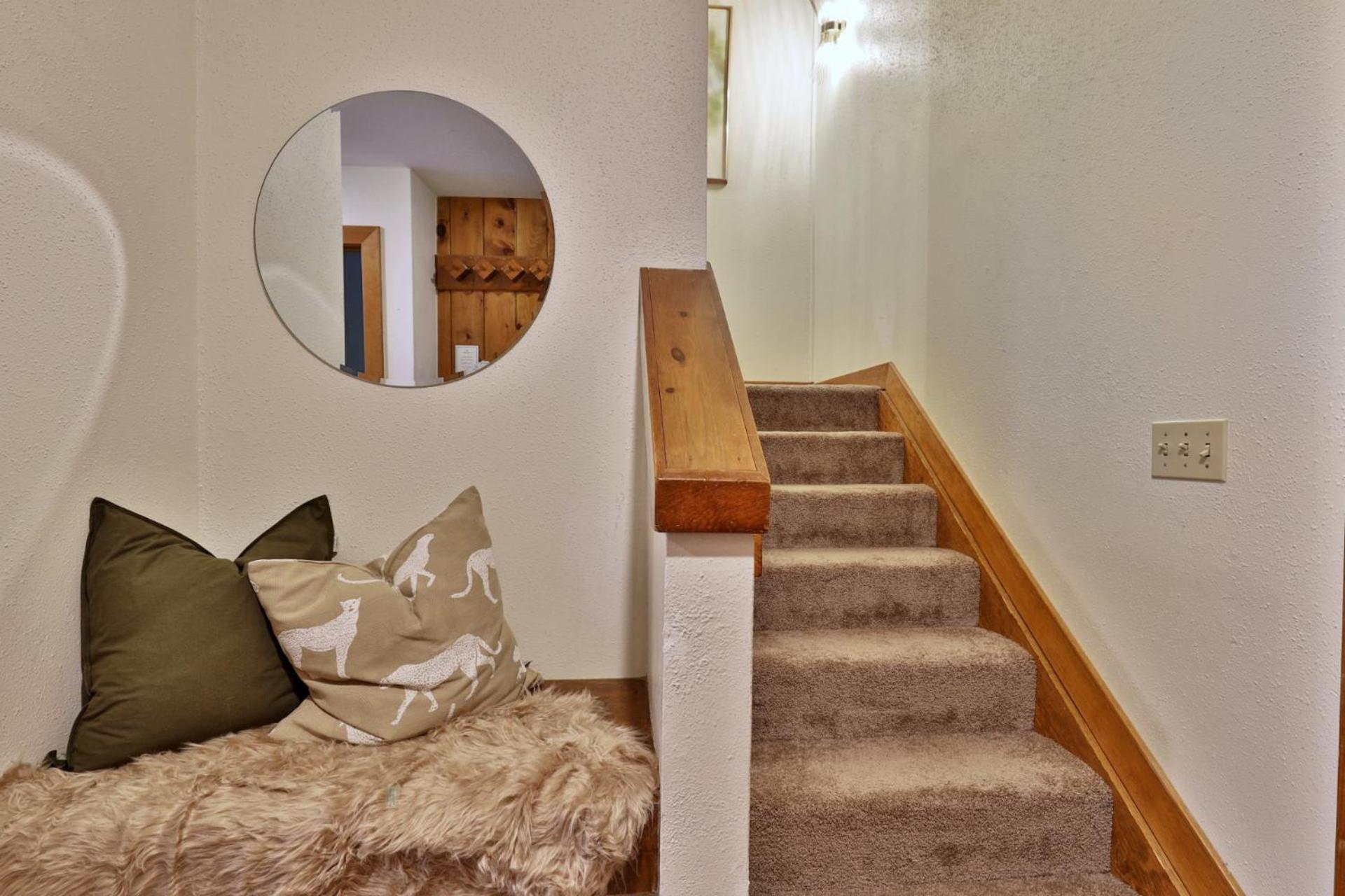 Charming 3BR-2BA Condo in Sunrise Village at Ski Resort, Pool, Hot Tub, Sports Center