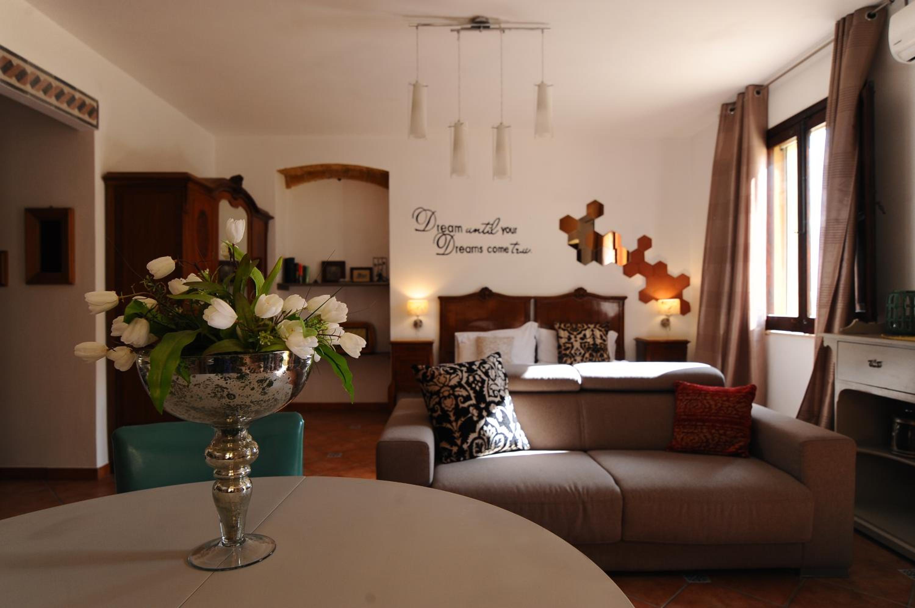 Villa La Lumia B&B Suites & Apartments