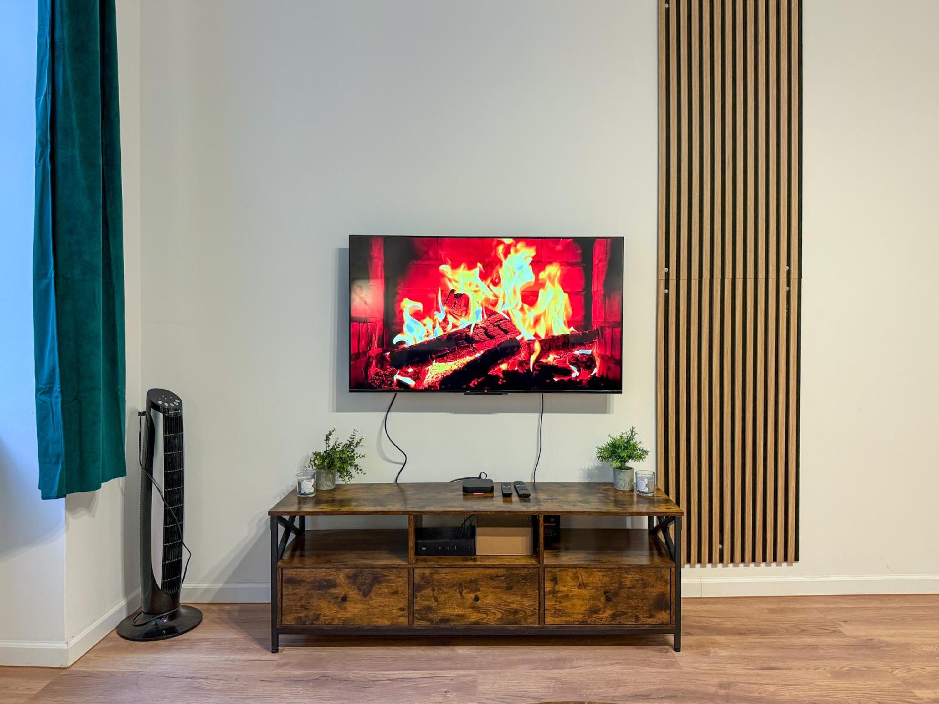 Enjoy Apartments, AC, Quiet Street, Couple Getaway