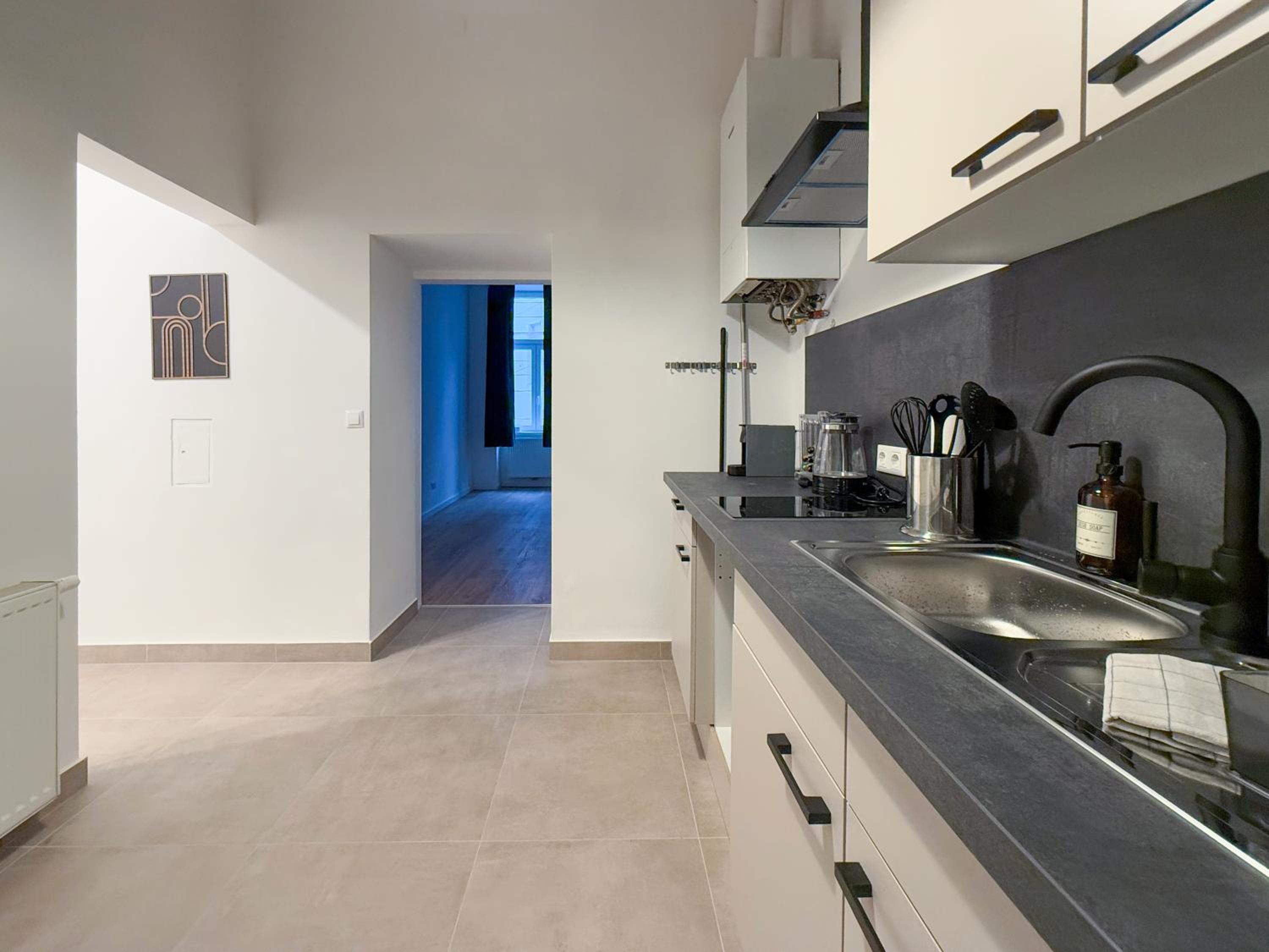 Enjoy Apartments, AC, Quiet Street, Couple Getaway