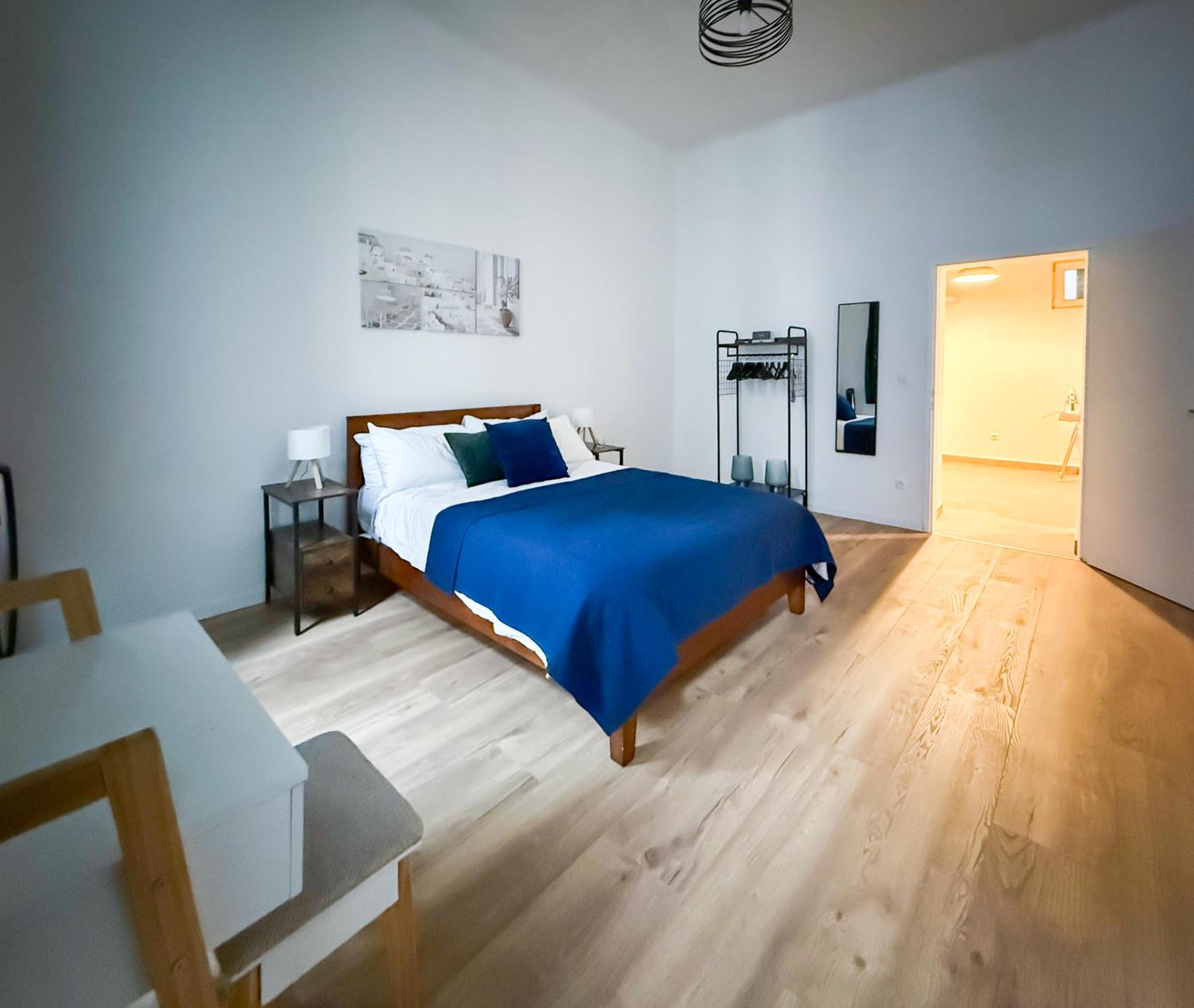 Enjoy Apartments, AC, Quiet Street, Couple Getaway