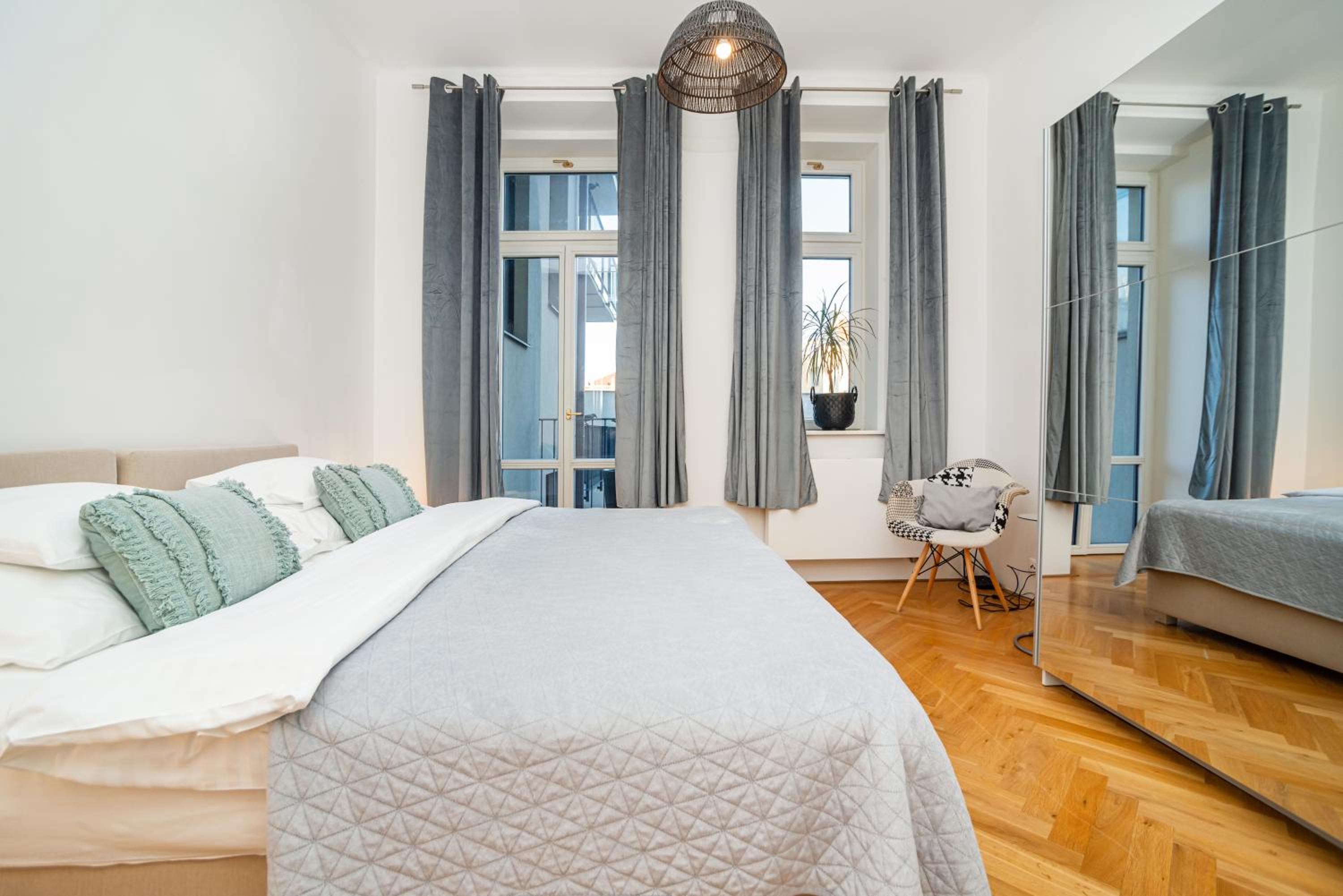 Cute Apt with terrace and AC