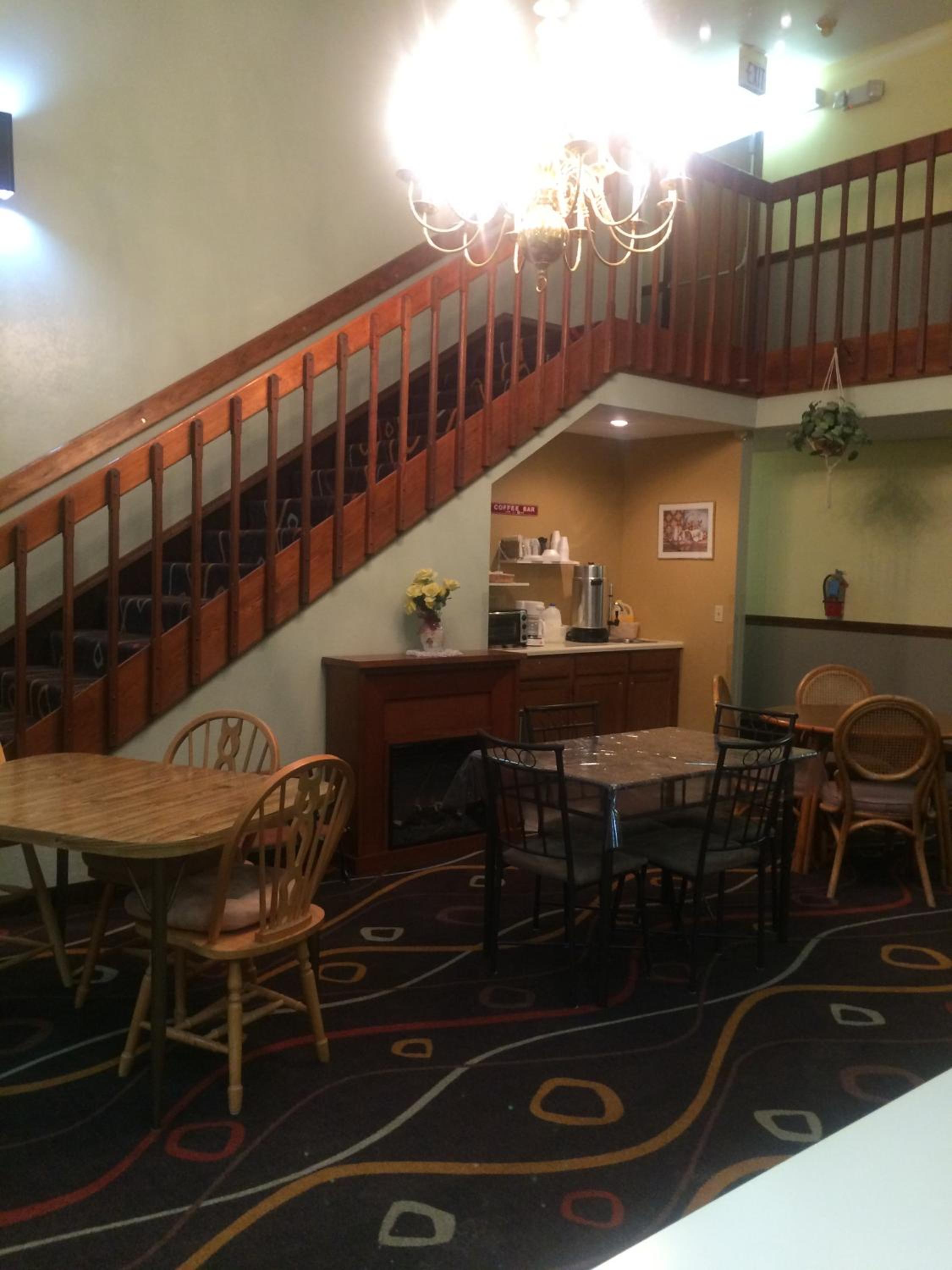 Deluxe Inn Nebraska City - Property Image 7