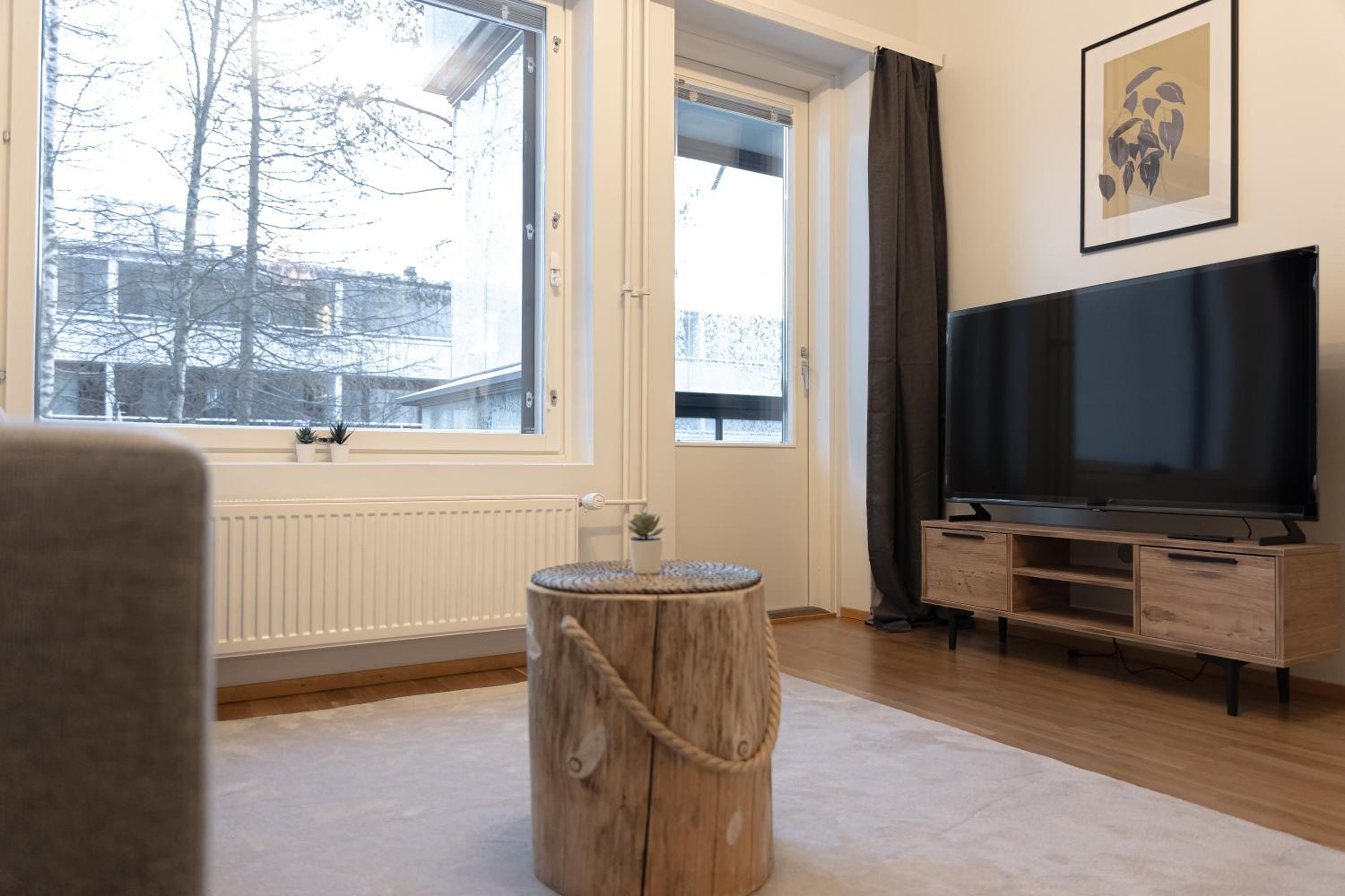Snowberry City Apartment