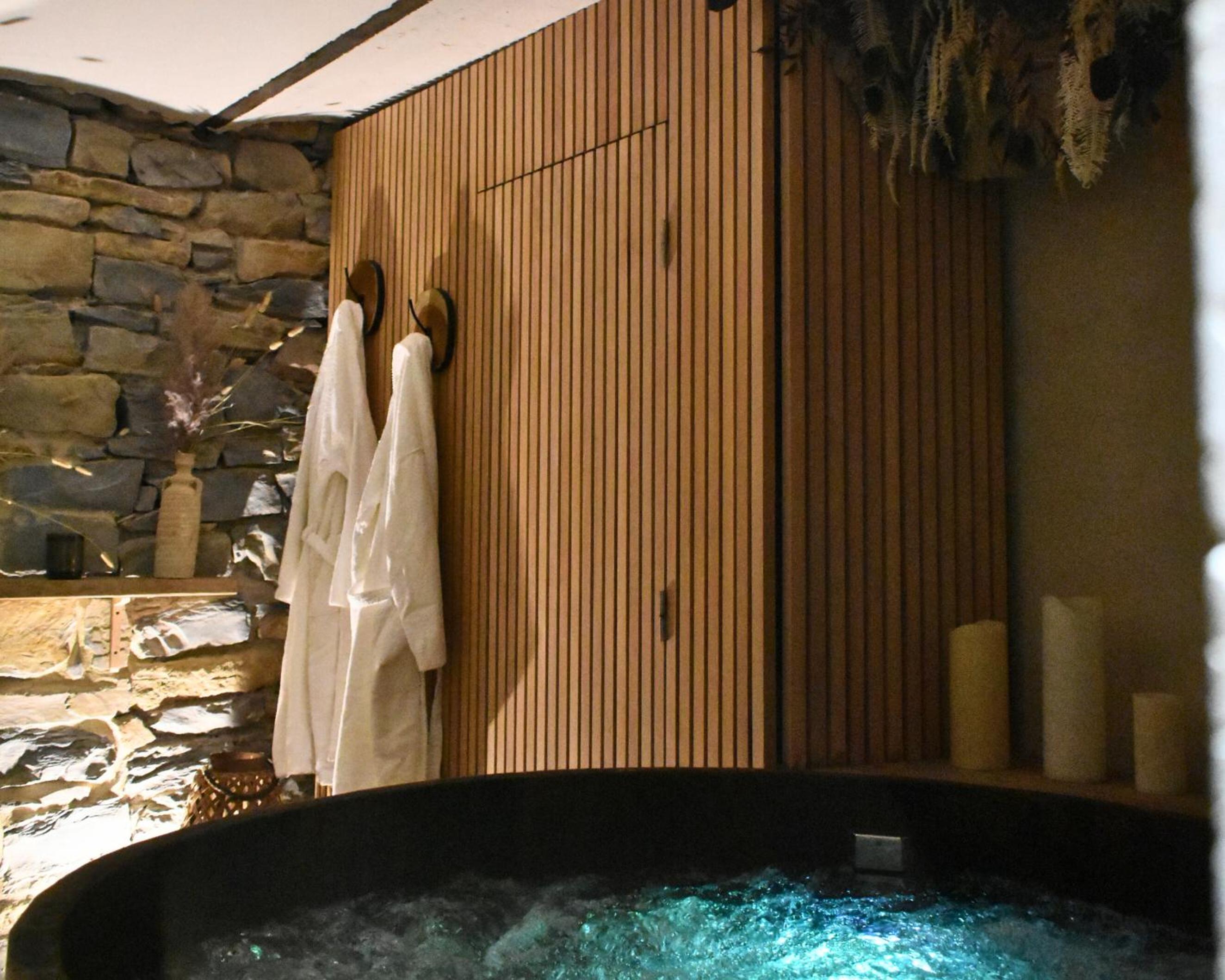 Hébergement insolite avec jacuzzi privatif Millau, photo 23