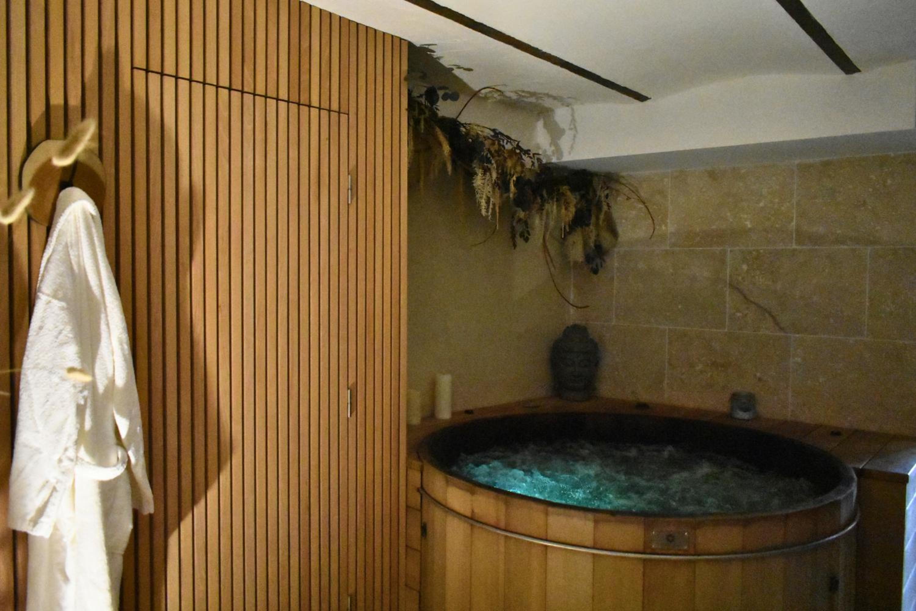 Hébergement insolite avec jacuzzi privatif Millau, photo 22