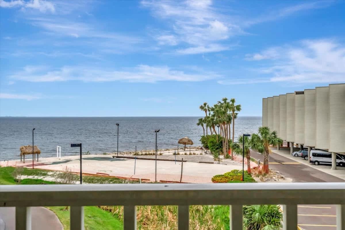 Pearl Suite a Balcony Bayview Suite & Htd Pool
