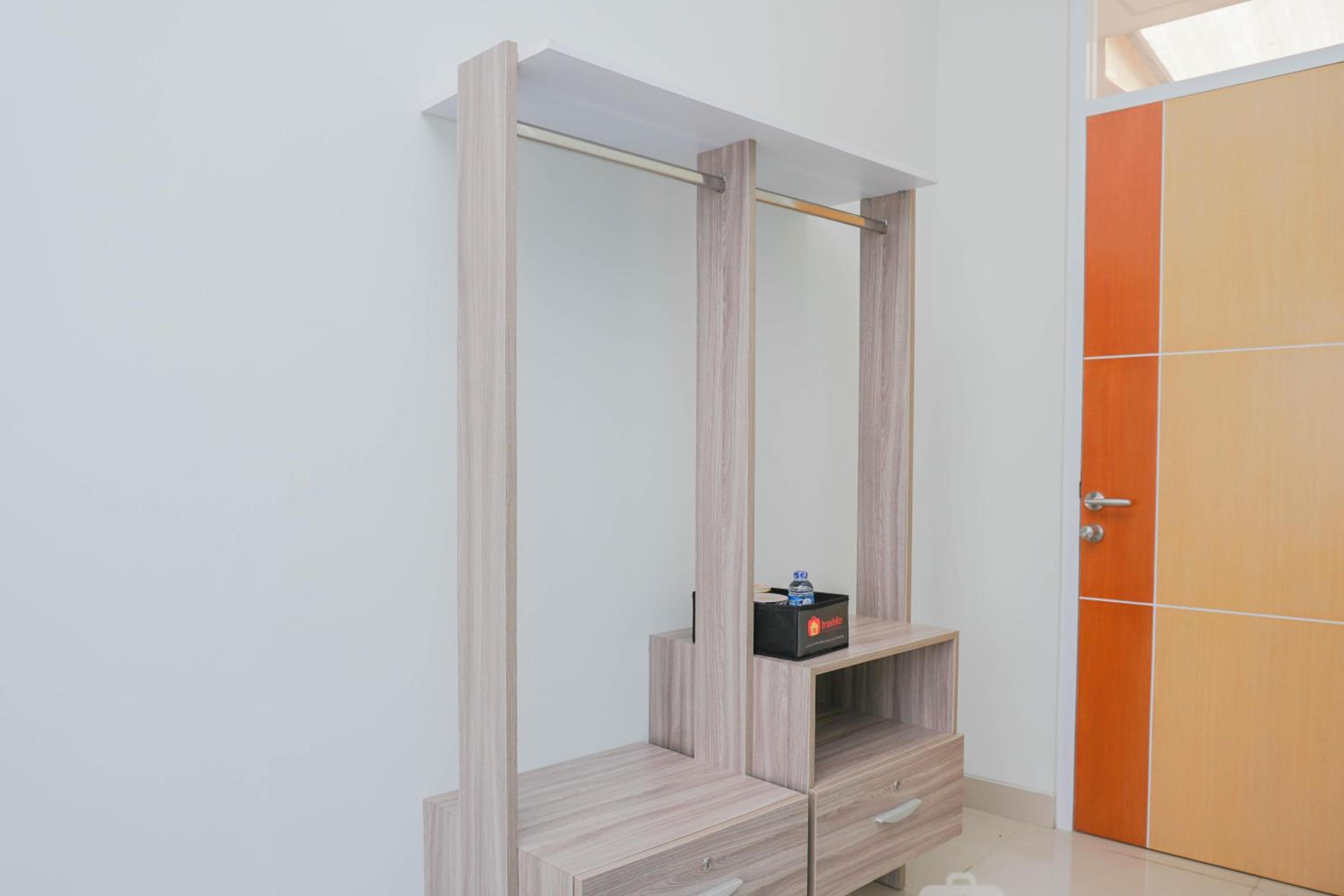 Studio Room at Guest House Way Seputih near Taman Anggrek By Travelio view 4