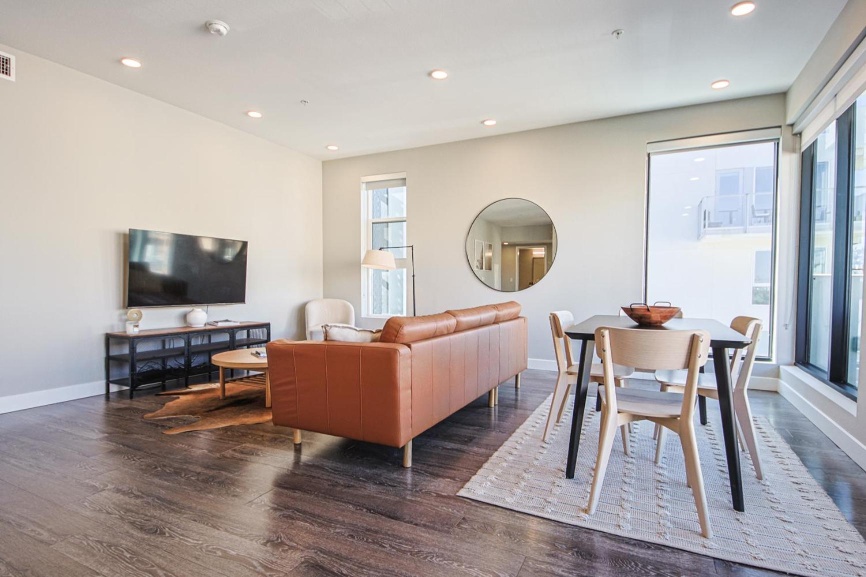 Hollywood Escape! Elegant 2BR 2BA Rental