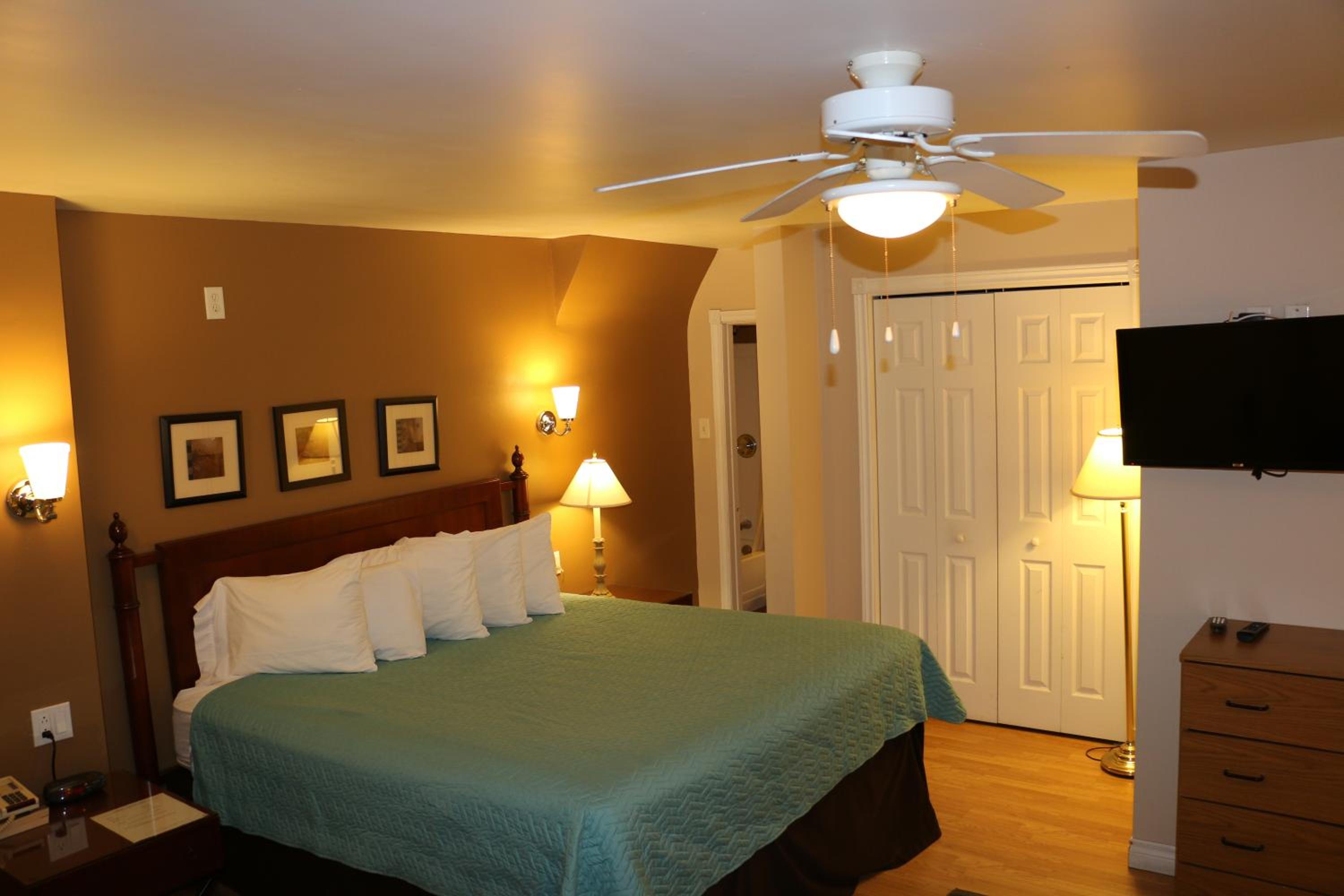 Midtown Motel & Suites, photo 20