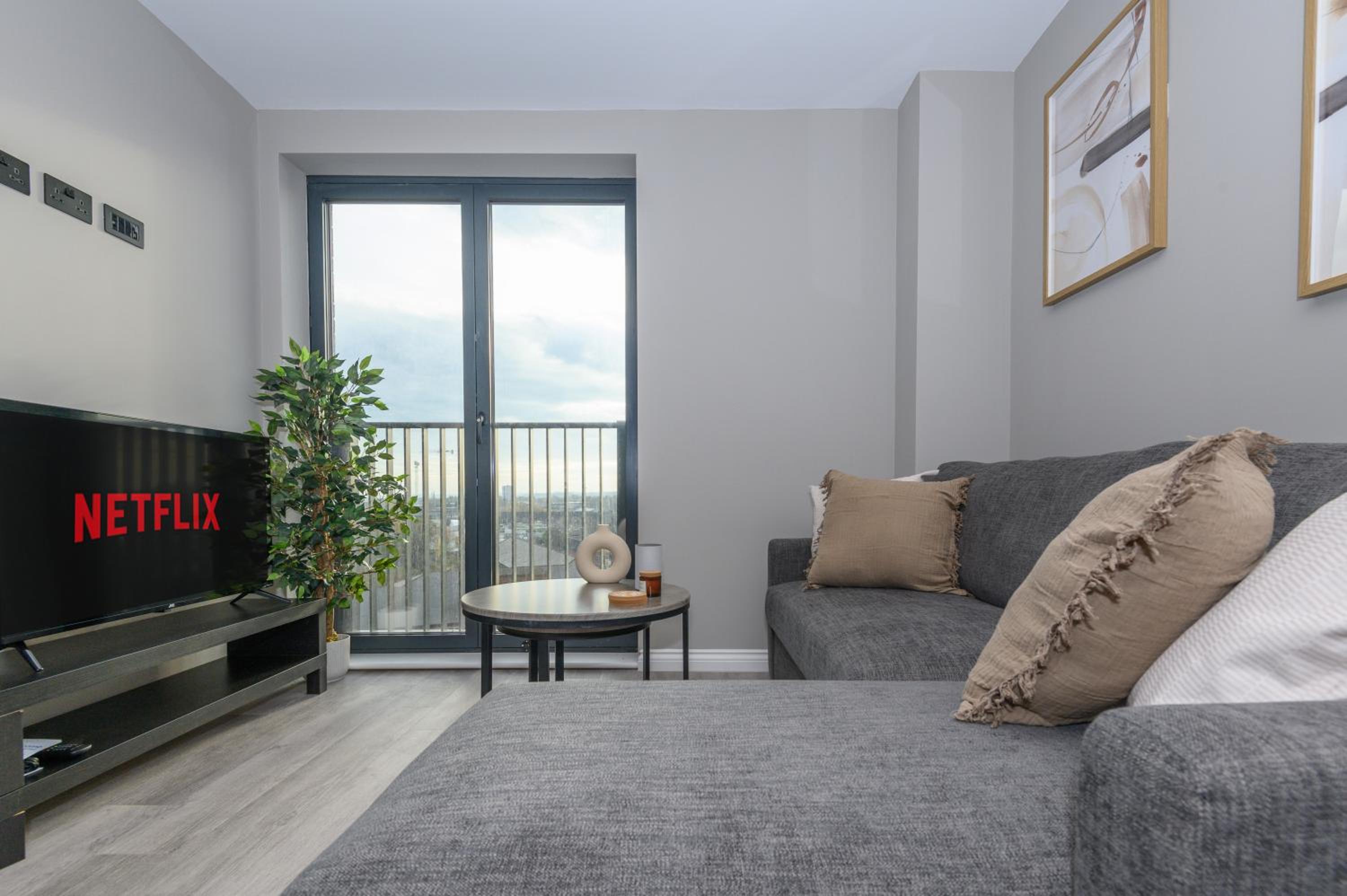 Superior 1 Bed Apartment By Leeds Train Staiton